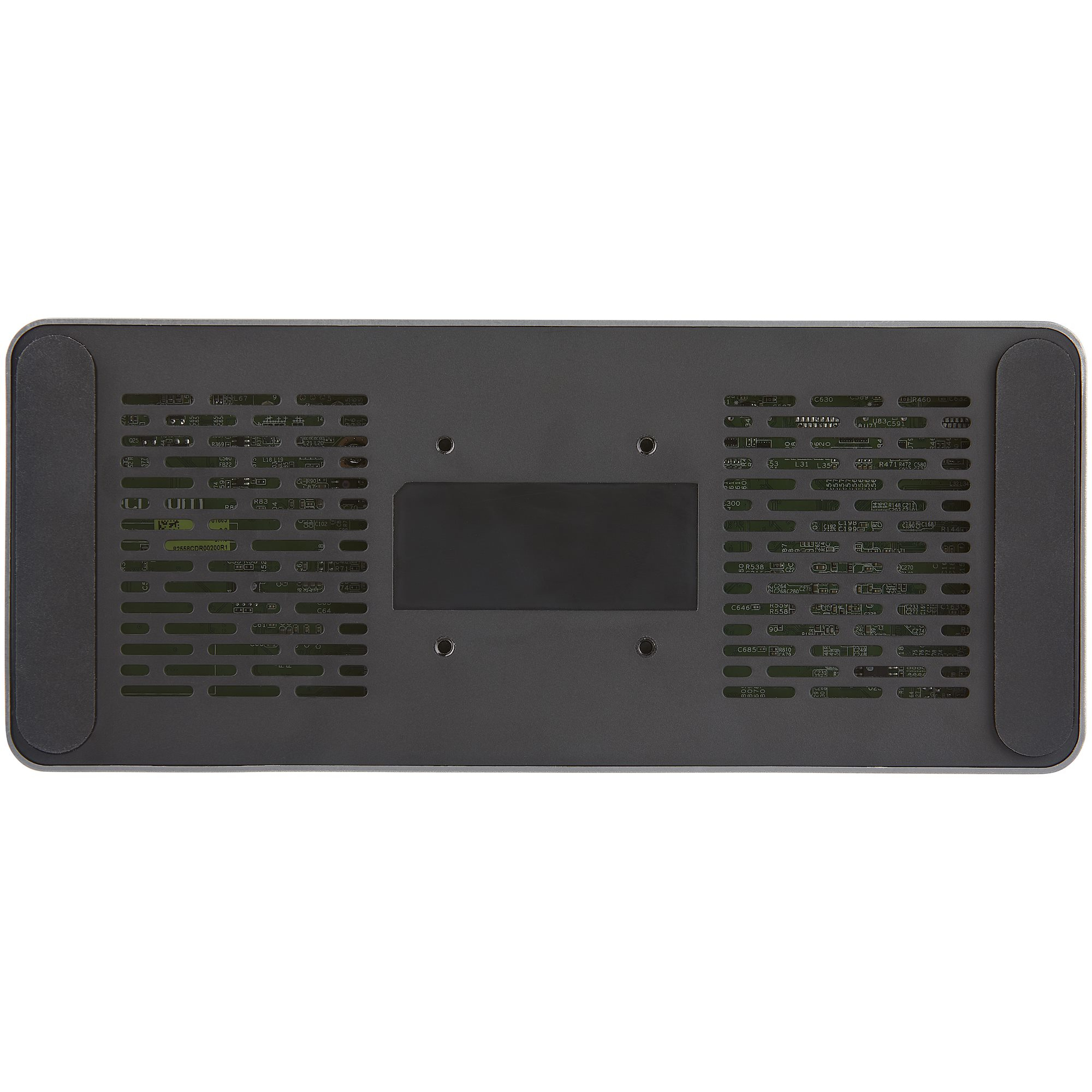 Ein rechteckiges schwarzes Gerät mit Belüftungslöchern, wahrscheinlich ein Laptop-Kühler, auf weißem Hintergrund.