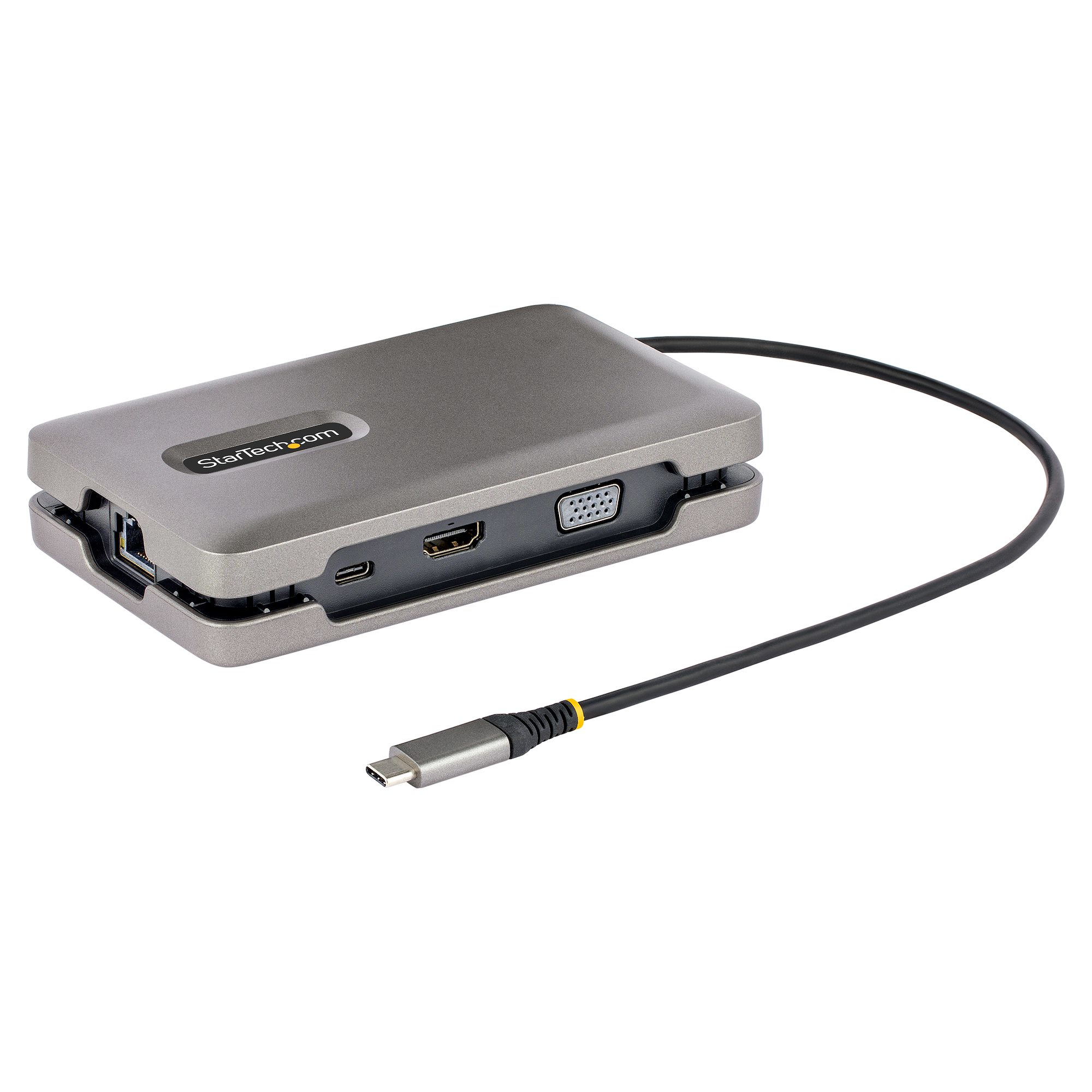Un hub StarTech.com argentato con più porte e un cavo nero con connettore USB-C.
