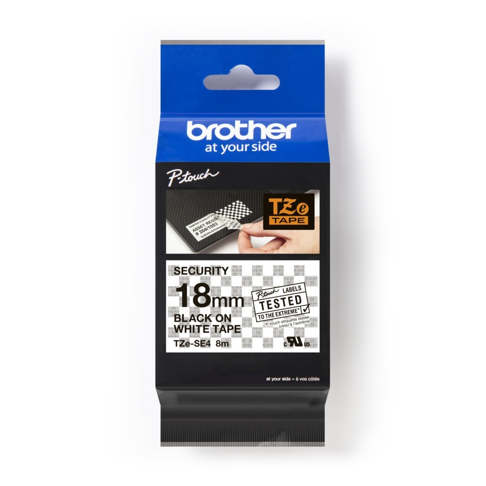Ein schwarzes und blaues Brother P-touch Etikettenband mit 18 mm schwarzem Band auf weißem Band in seiner Verpackung.