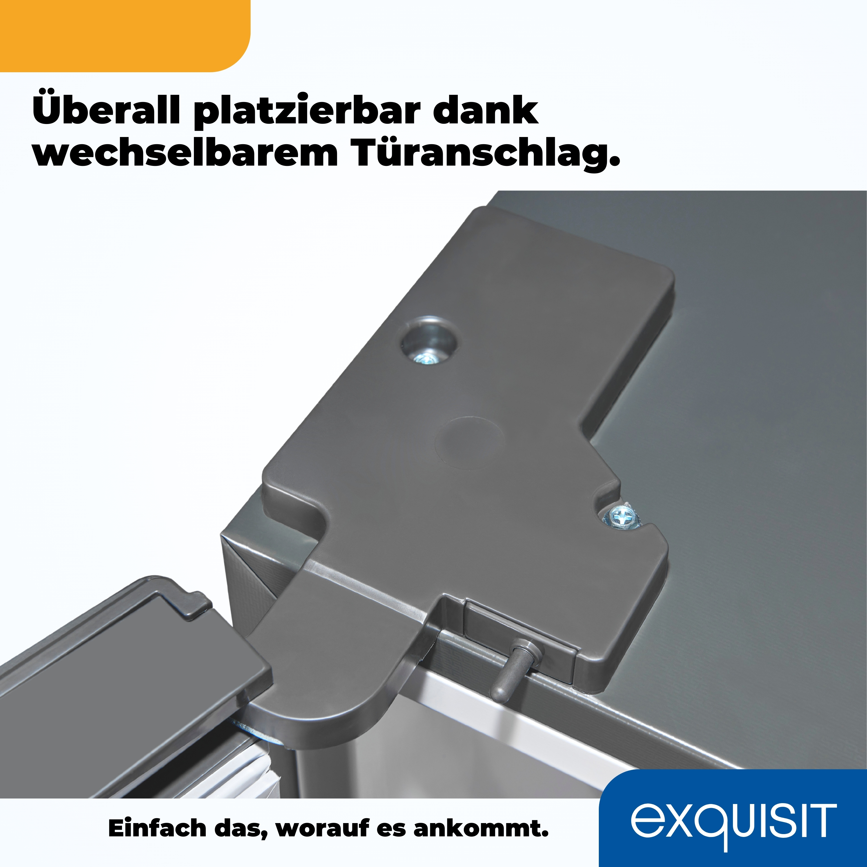 Nahaufnahme eines Schrankbandes. Es ist ein graues Teil, das an einer Metalloberfläche befestigt ist. Der Text lautet: Einfach zu montieren.