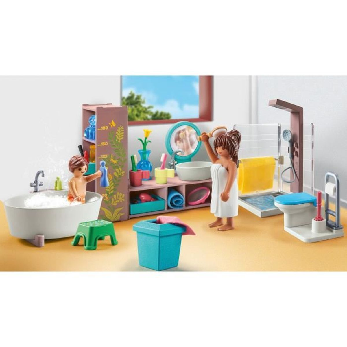 Playmobil-Badezimmerszene mit Figuren, darunter eine Frau und ein Junge, und verschiedenen Badezimmerarmaturen.