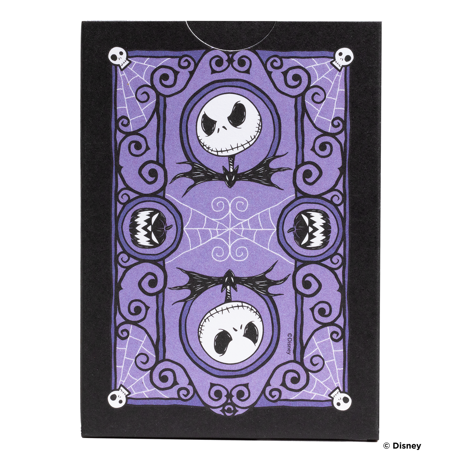 Spielkarte mit Jack Skellington-Design. Schwarzer Rand mit Totenköpfen und Spinnweben. Lila Hintergrund.