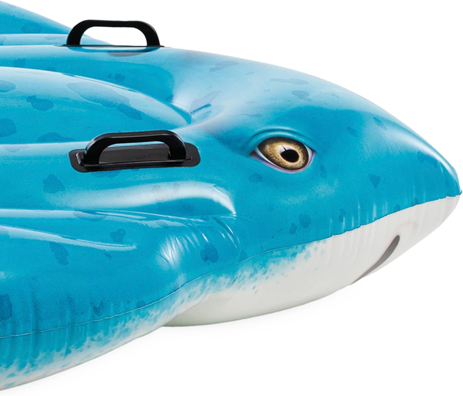 Nadmuchiwana zabawka w kształcie rekina, niebieska z czarnymi uchwytami i szczegółowym okiem.