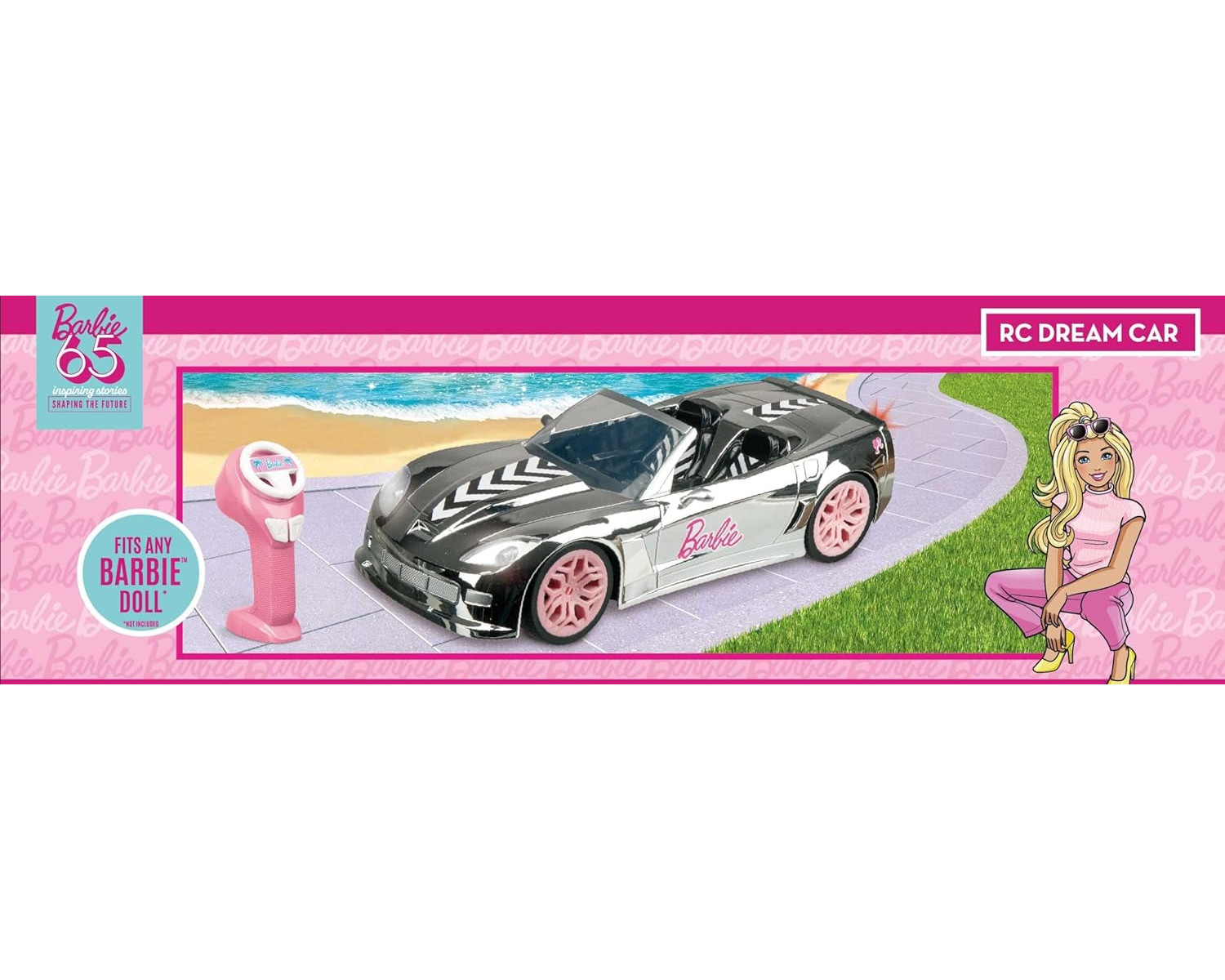 Barbie RC Auto, silber mit rosa Akzenten, geparkt auf einer rosa gesäumten Straße.