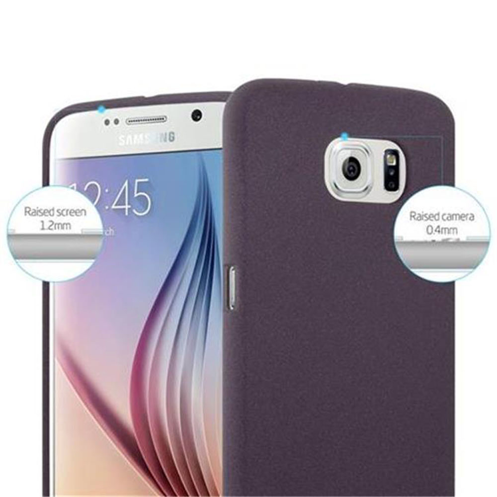 Primo piano di uno smartphone con custodia protettiva, che mostra schermo e fotocamera rialzati.