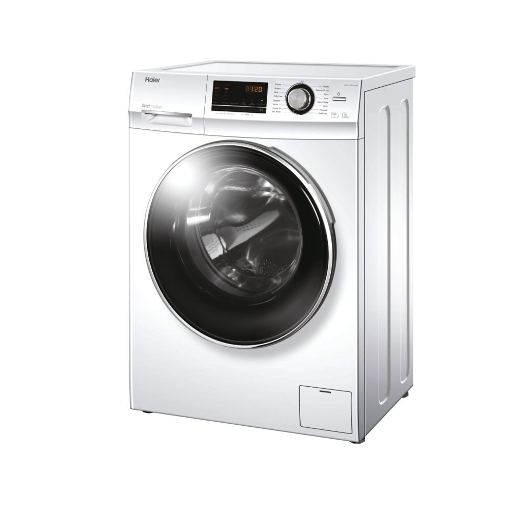 Lavatrice Haier bianca, leggermente angolata, su sfondo bianco. Ha un display digitale.