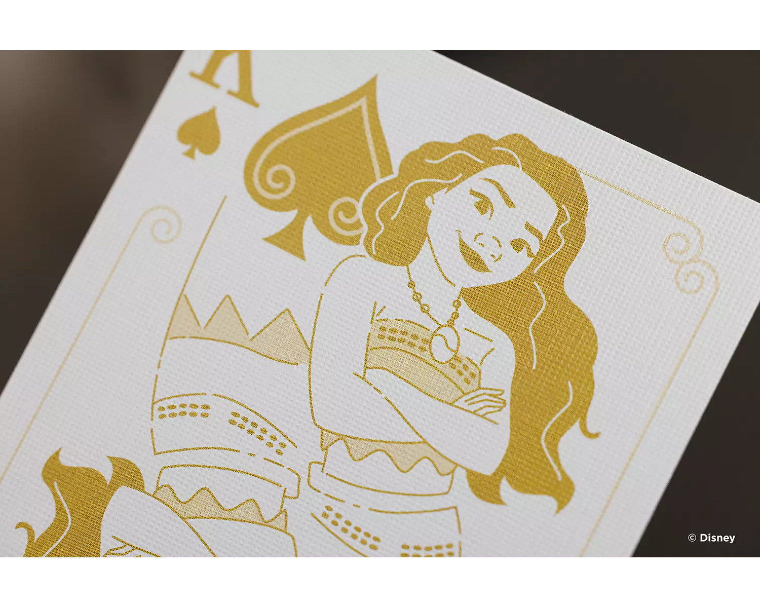 Pik-Ass Spielkarte mit Moana-Illustration in Gold.