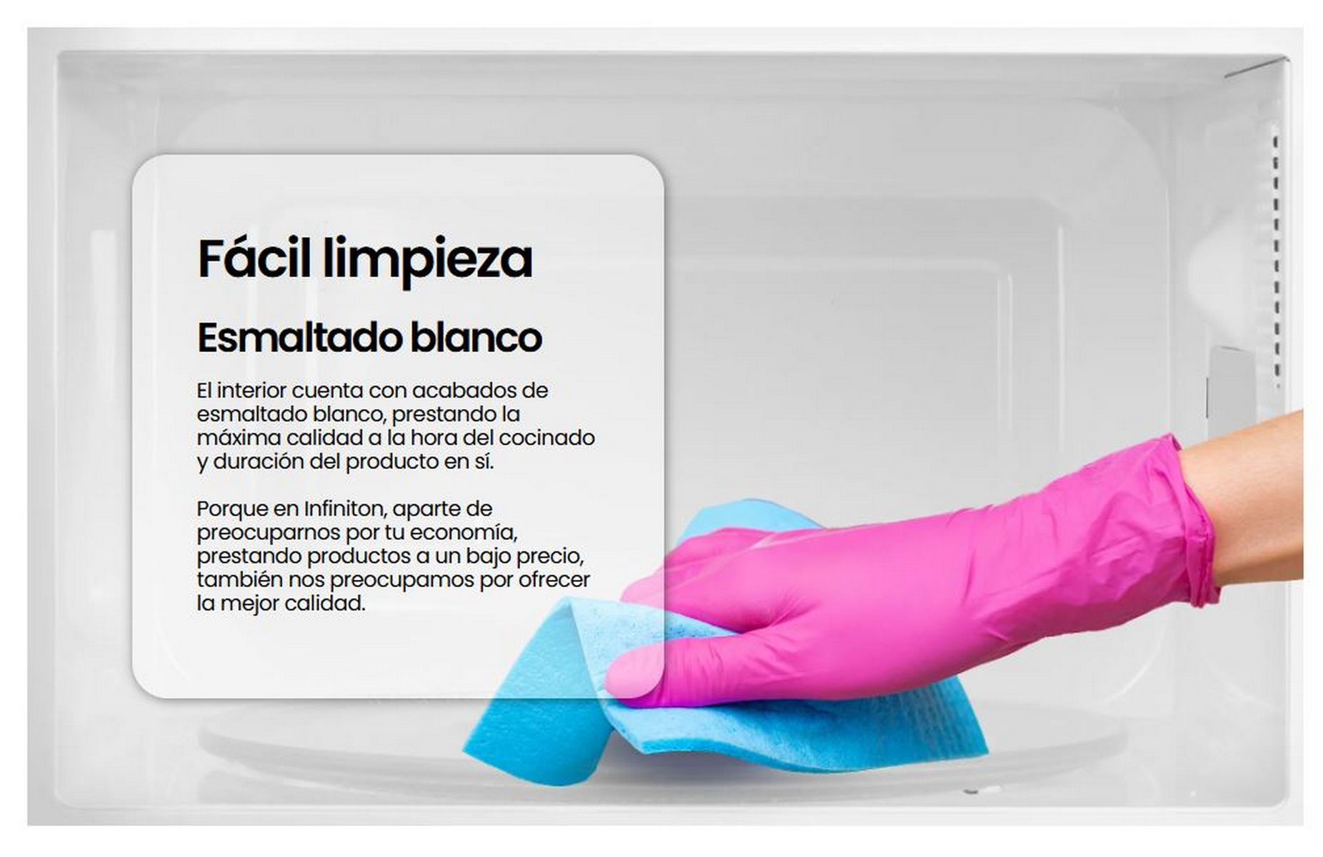 Mano de mujer con guante rosa limpiando microondas. Paño azul e interior blanco.