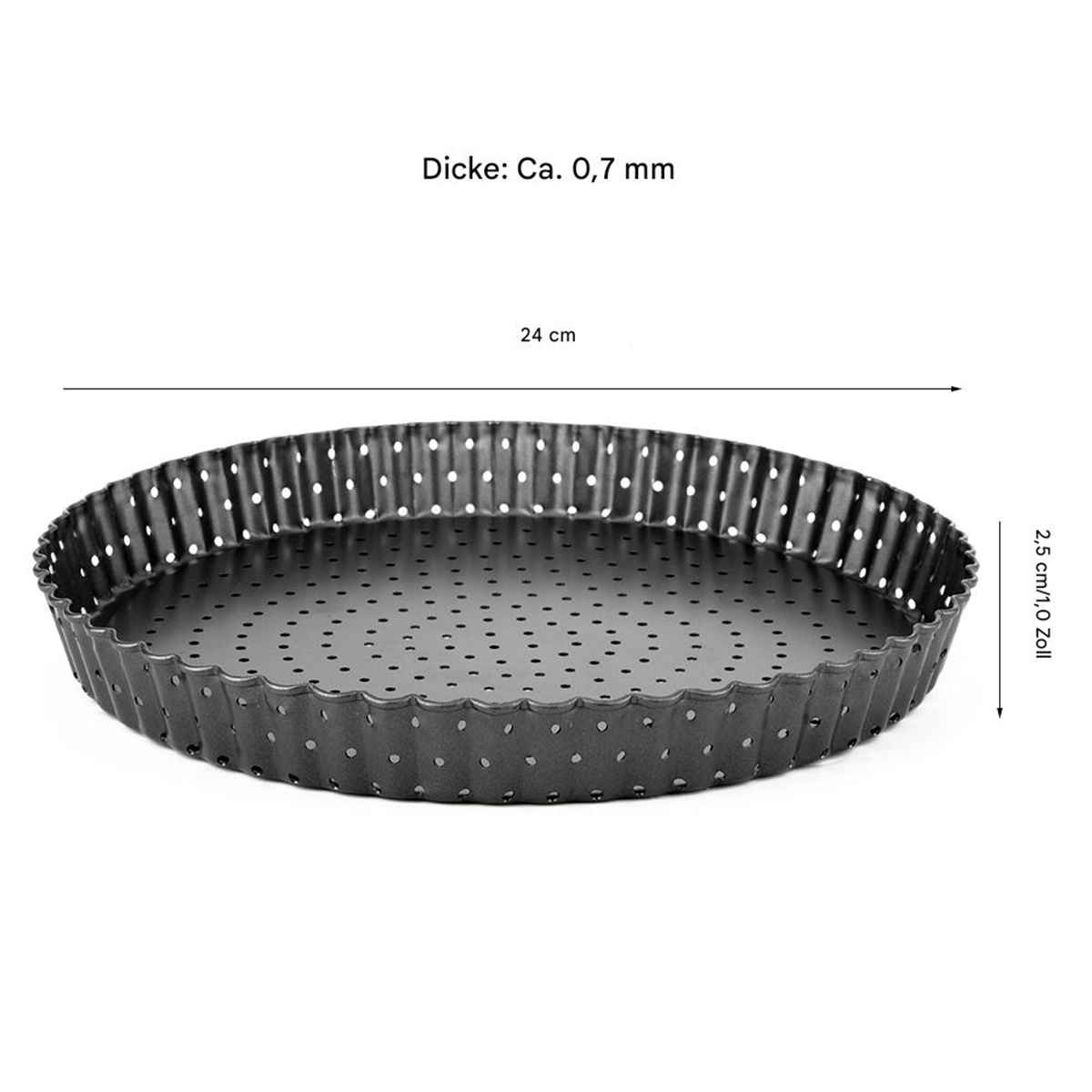 Schwarze, runde, perforierte Tarteform mit geriffelten Kanten. Maße sind ebenfalls angegeben.
