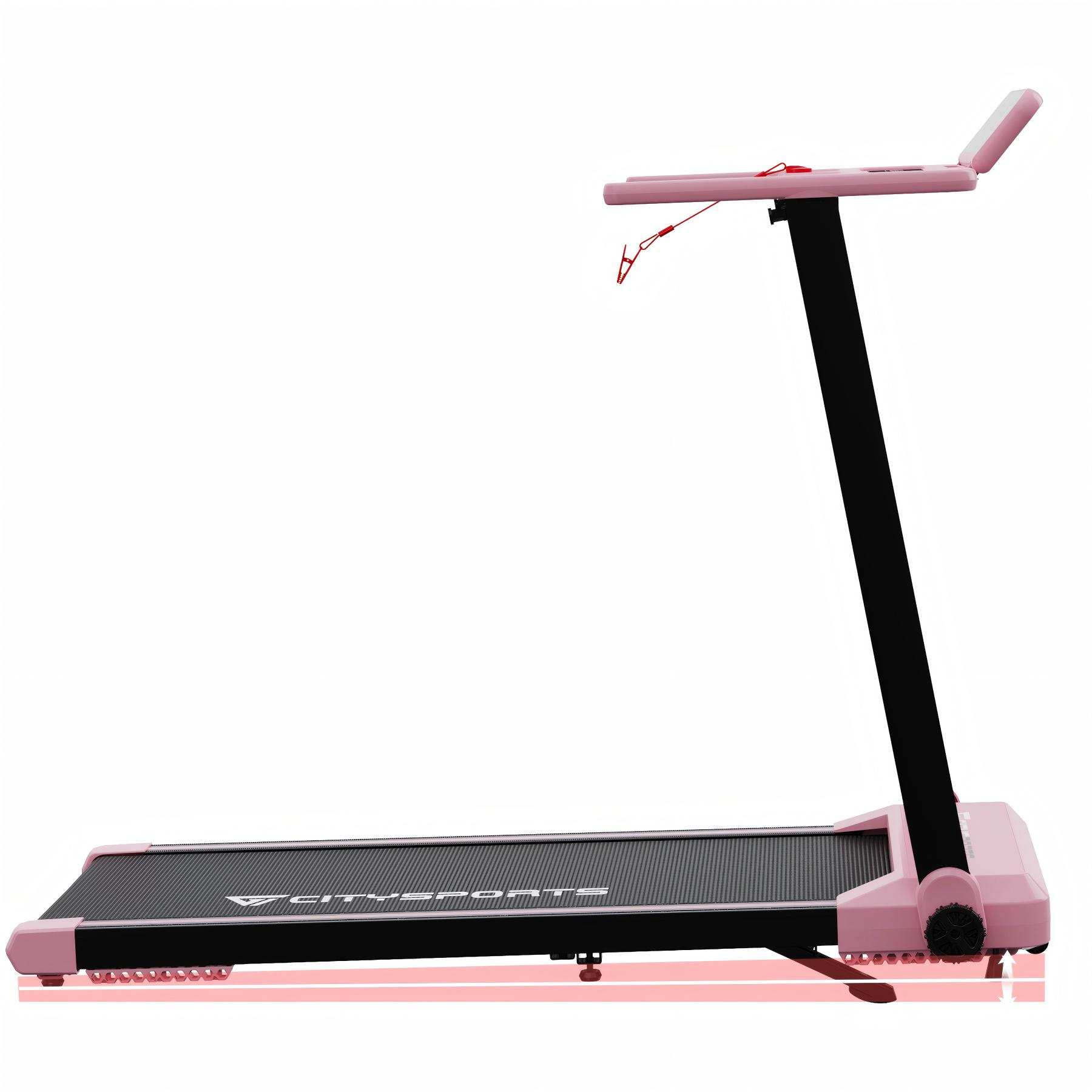 Różowa bieżnia z czarną podstawą na białym tle. Ma wyświetlacz i czerwony kabel.