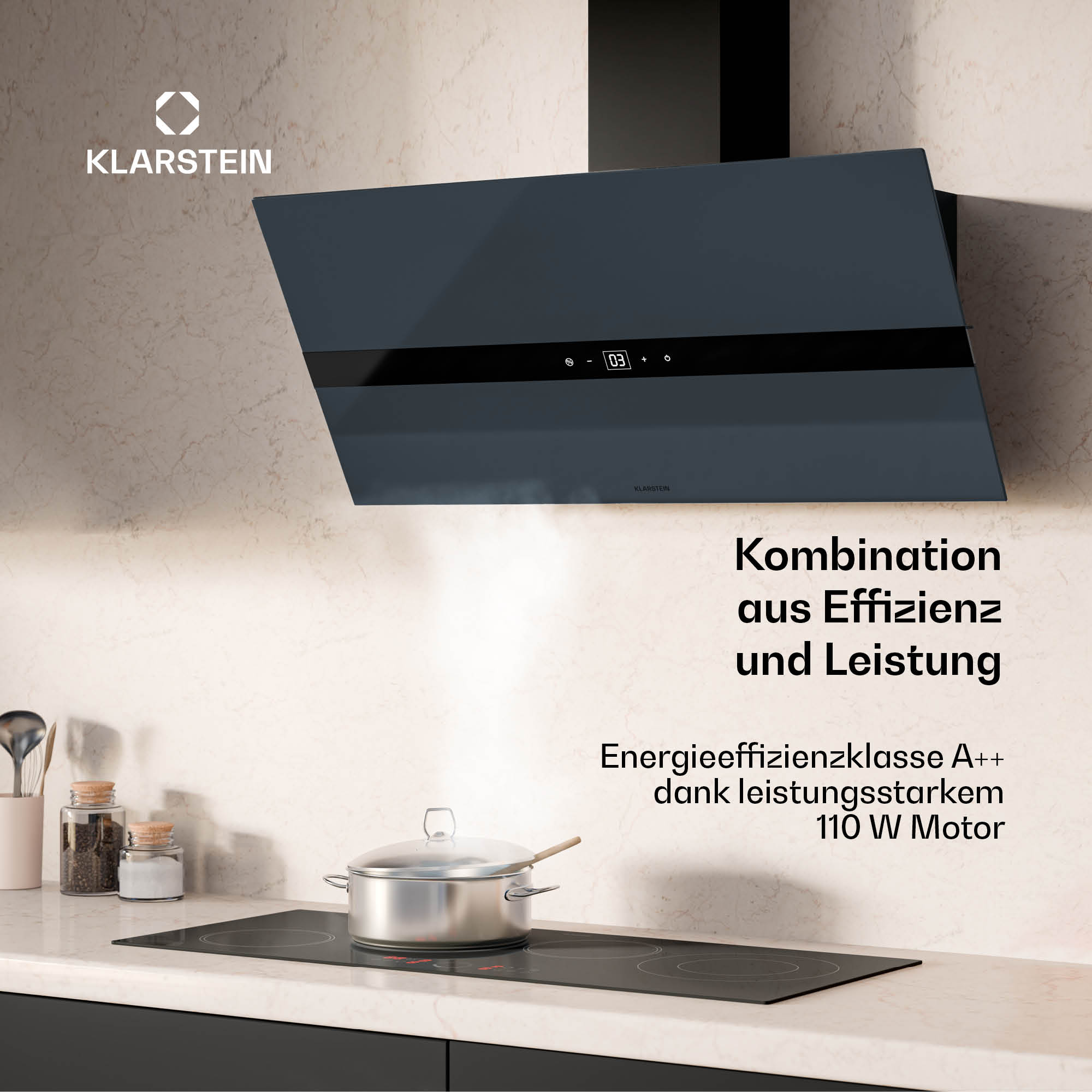 Schwarze und graue Klarstein Dunstabzugshaube über einem Kochfeld. Text auf Deutsch.