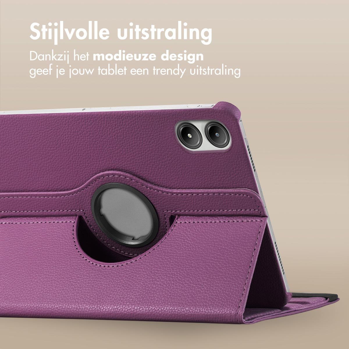 Paarse tablethoes, met een tablet erin, met een leerachtige textuur.