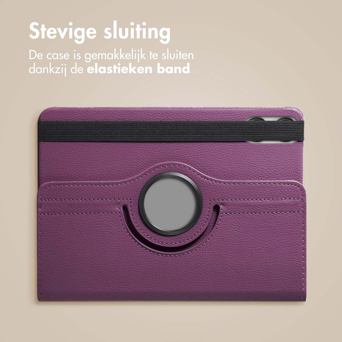 Paarse tabletcase met een zwarte band. De case heeft een draaiende ring.