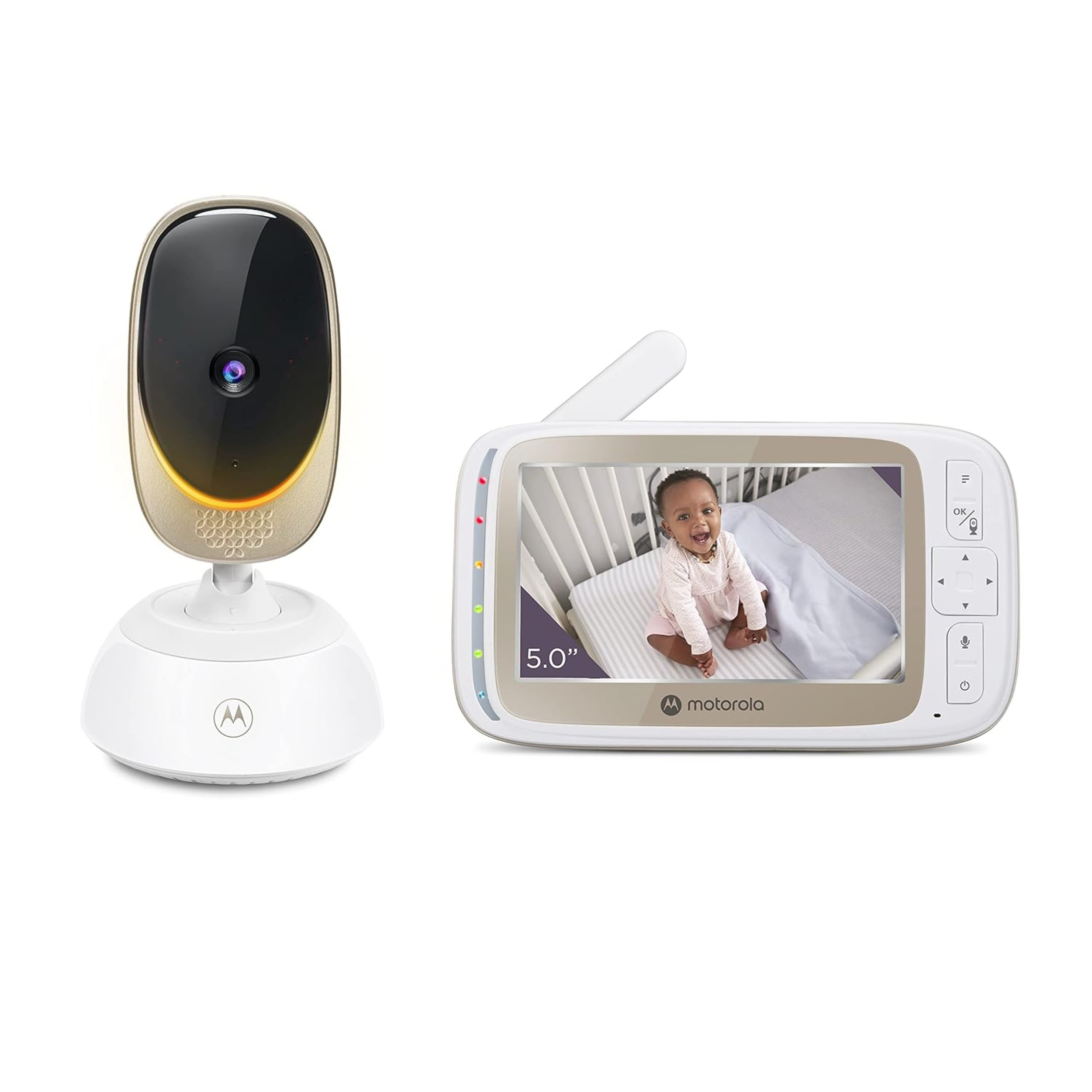 Babyphone-Kamera und Monitor mit Baby im Kinderbett, weißer Hintergrund.