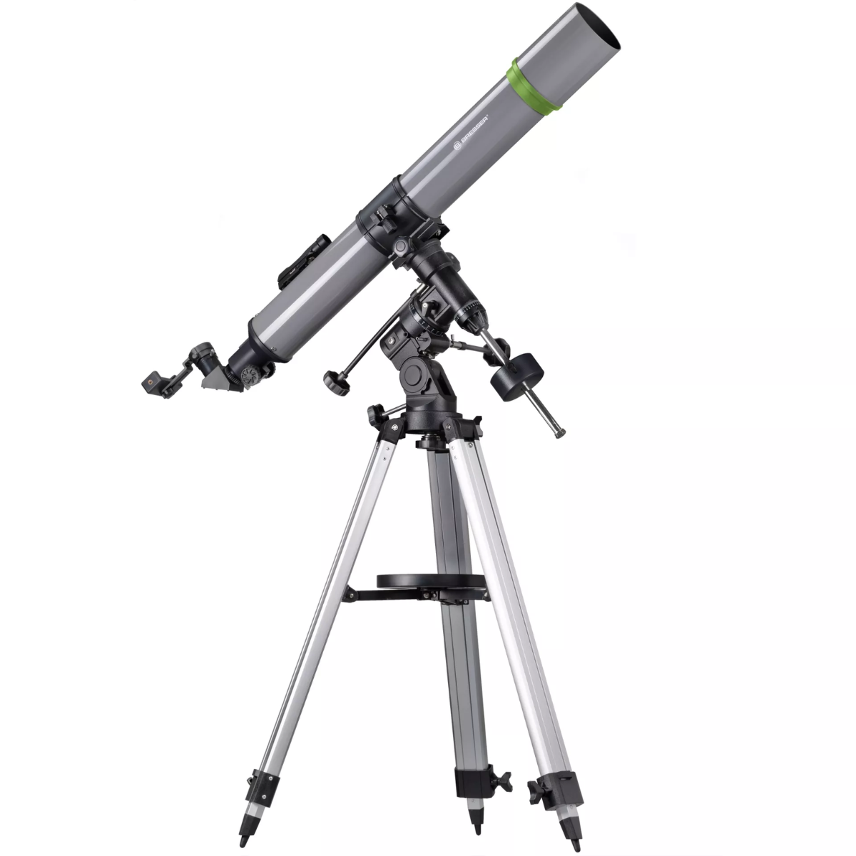 Telescopio gris sobre trípode, con anillo verde, fondo blanco.