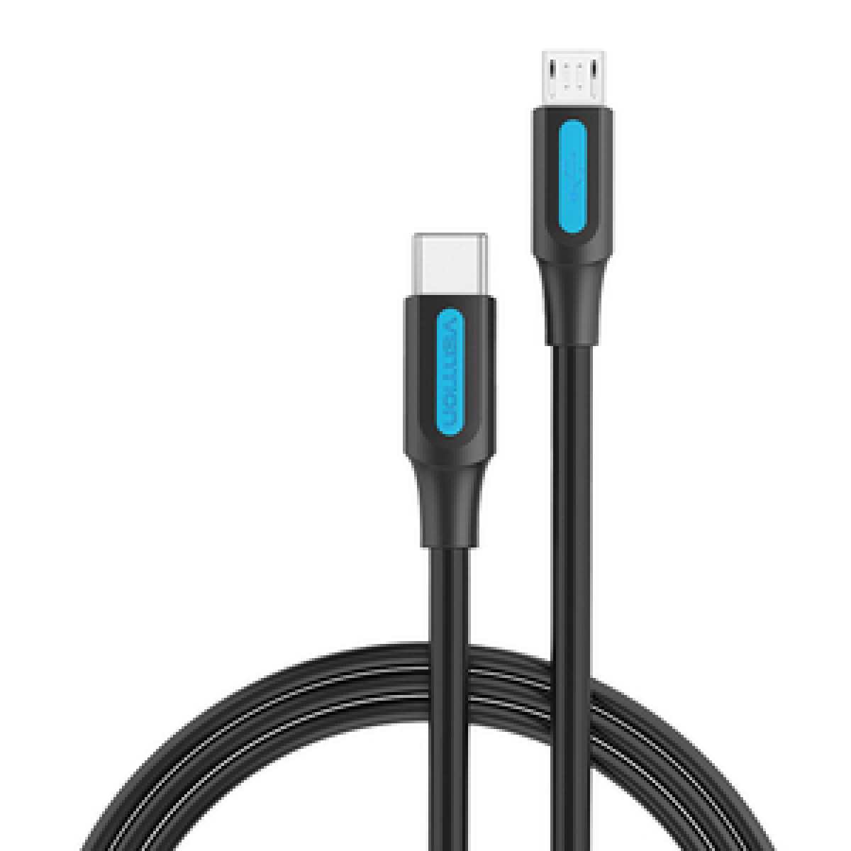 Cavo USB-C a Micro USB nero, arrotolato. I connettori hanno dettagli blu.