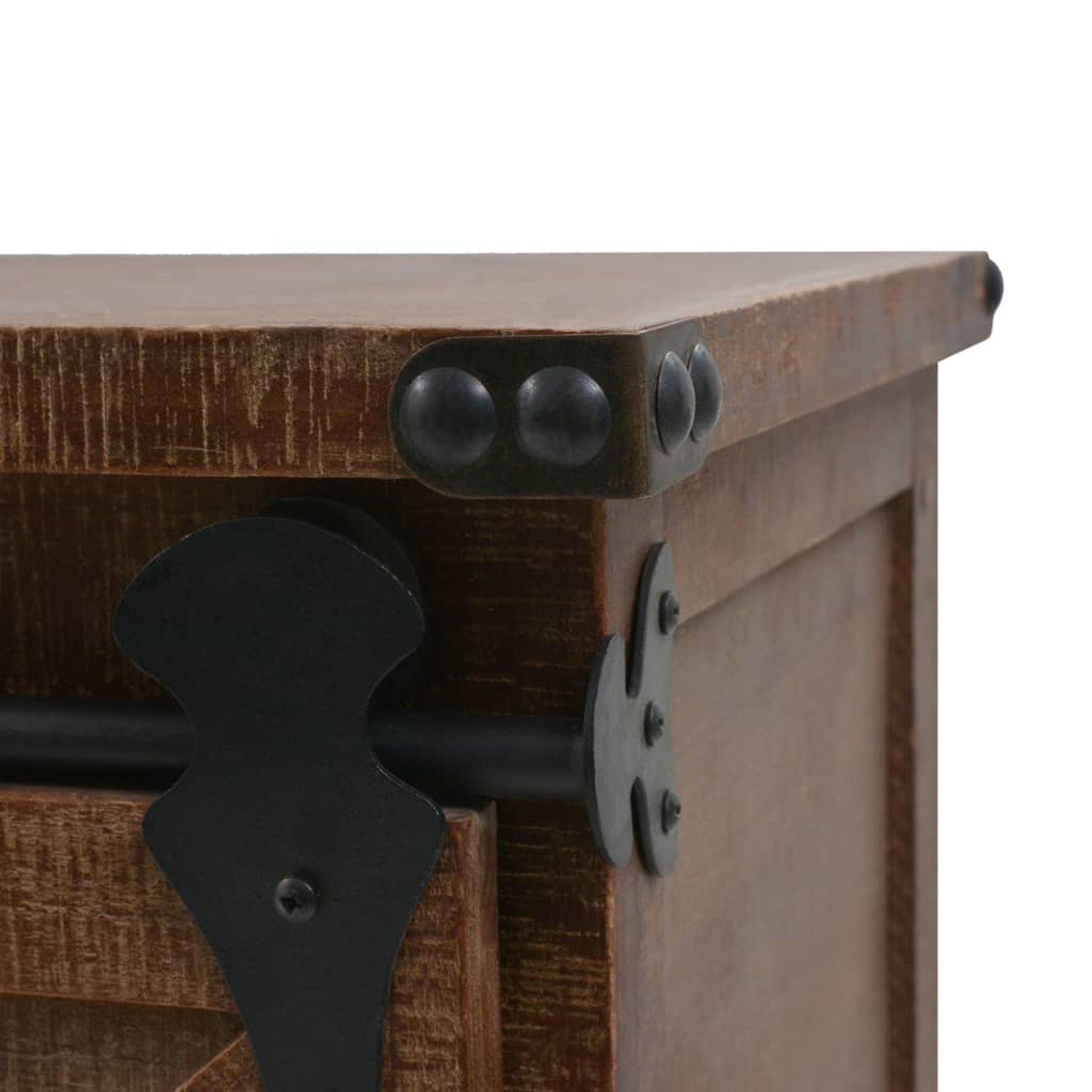 Ecke eines Holzschranks mit Metallakzenten. Dunkelbraunes Holz und schwarzes Metall, Nahaufnahme.