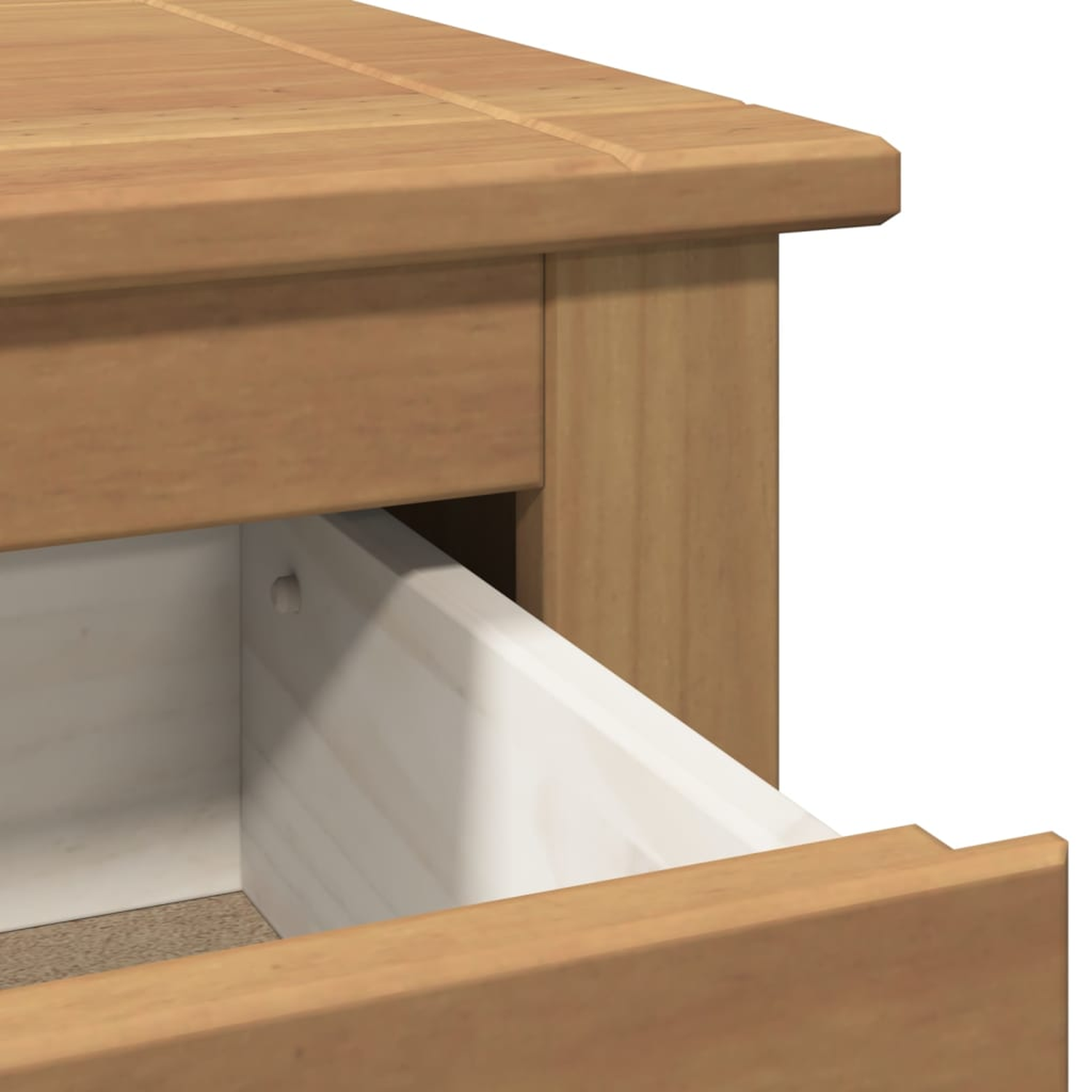 Geöffnete Schublade eines Holzschranks. Hellbraunes Holz, weißes Innere. Nahansicht.