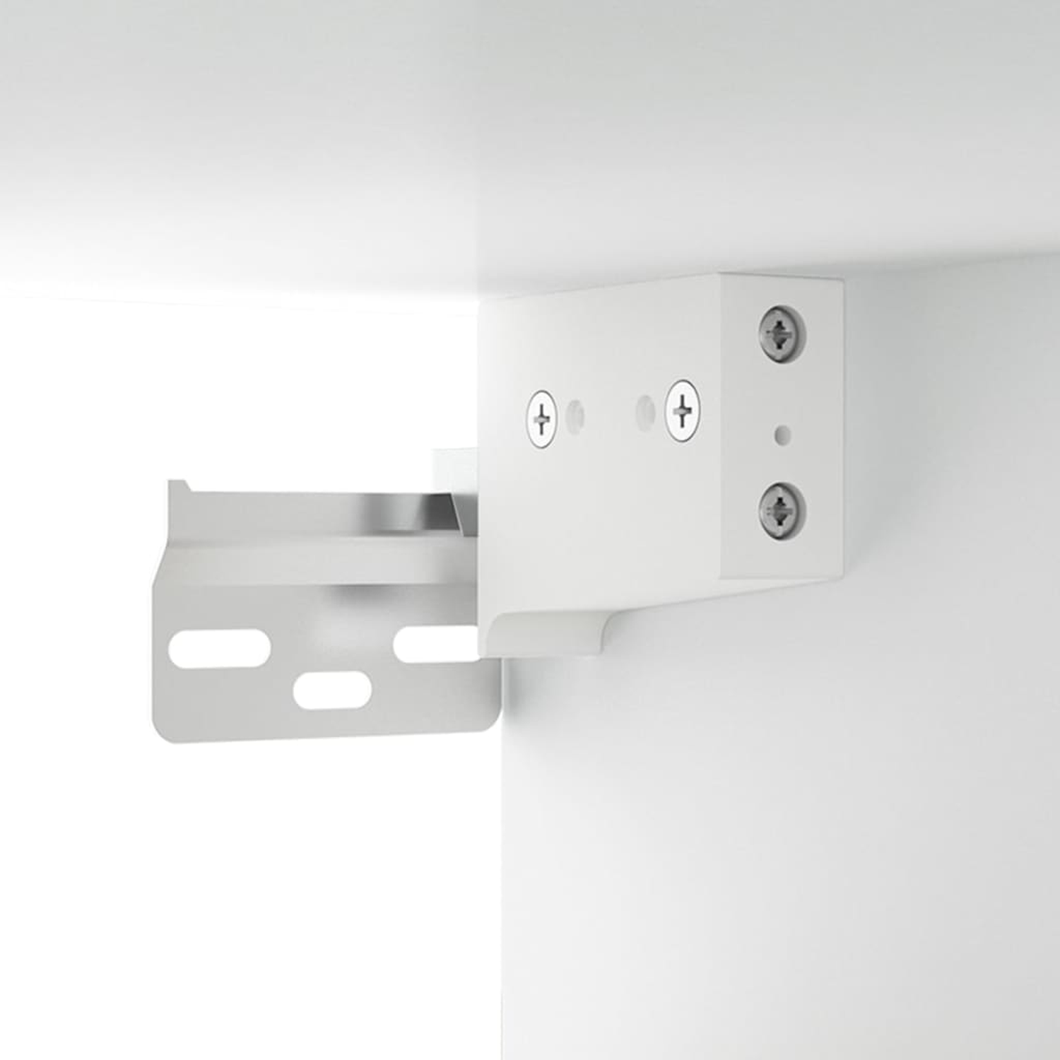 Weiße Schrankbeschläge. Metallhalterung, Schrauben. Eckmontage. Nahaufnahme.