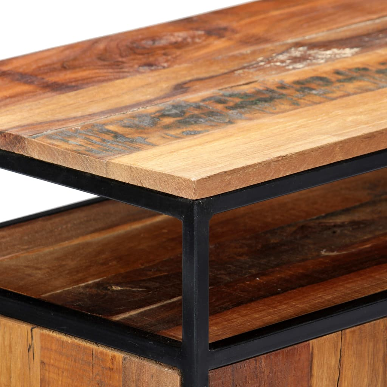 Holztisch mit schwarzem Metallrahmen. Die Oberseite besteht aus Holzplanken.