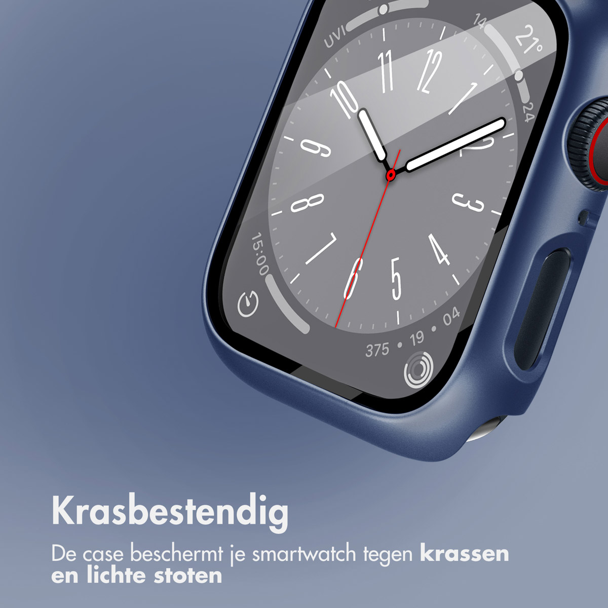 Blue watch with a protective case. It is on a dark background. Text in Dutch is on top.