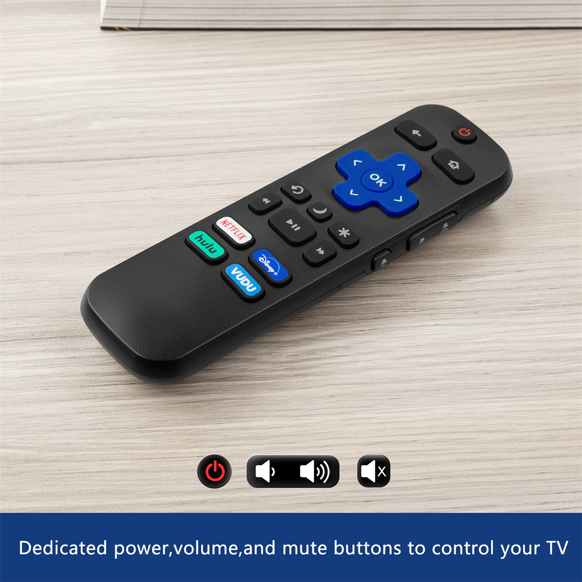 Eine schwarze Fernbedienung mit Tasten für Strom, Lautstärke, Stumm und Streamingdienste. Der Hintergrund ist Holz.