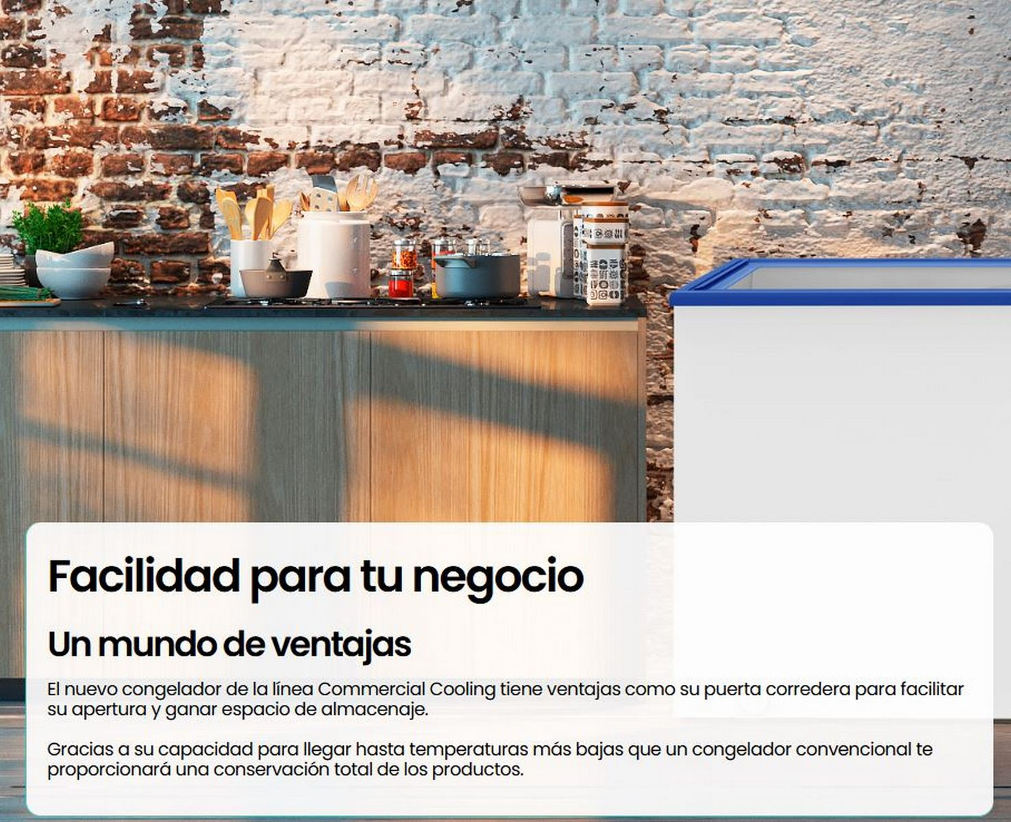 Escena de cocina. Mostrador con una caja blanca. Texto sobre fondo blanco.