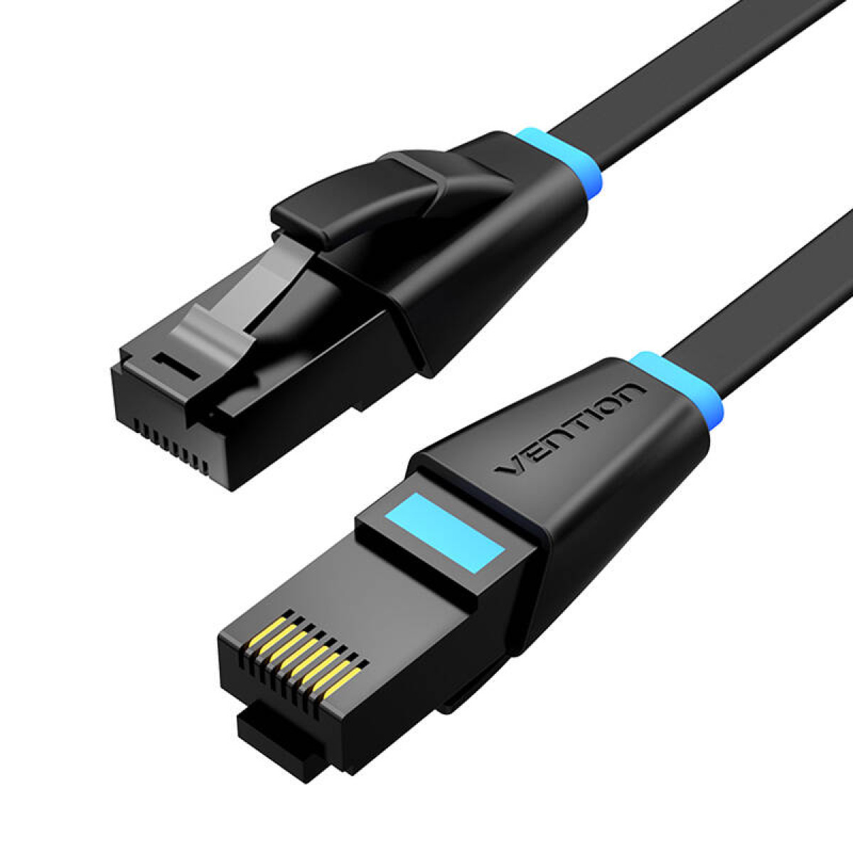 Due cavi Ethernet neri con connettori e accenti blu. I cavi sono etichettati con il marchio Vention.