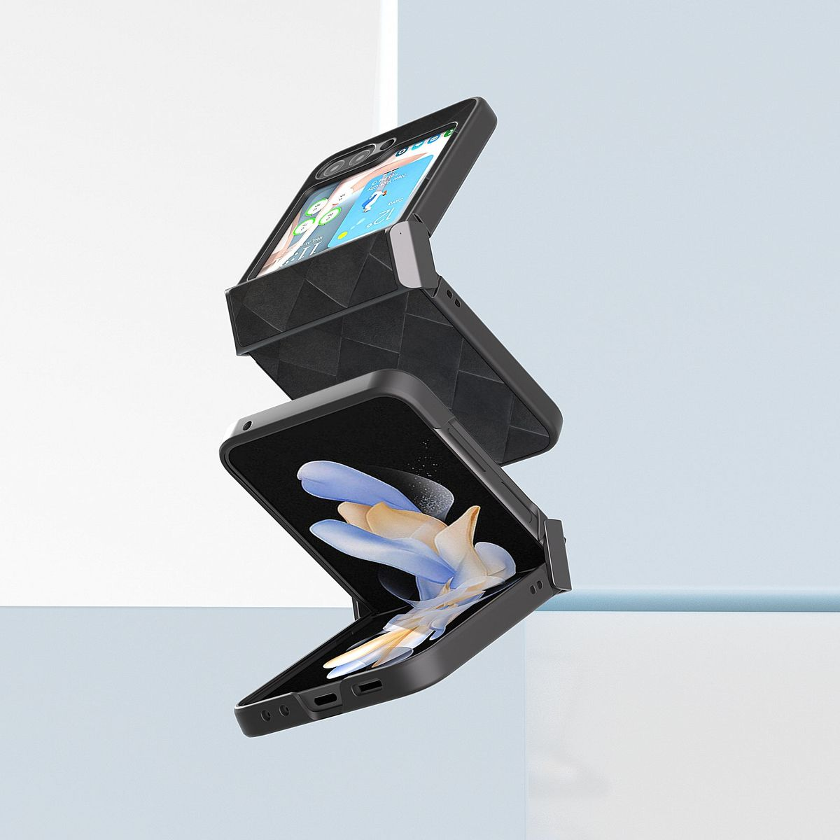Ein faltbares Telefon in zwei Teilen, das den Bildschirm mit Apps und die Rückseite des Telefons zeigt.