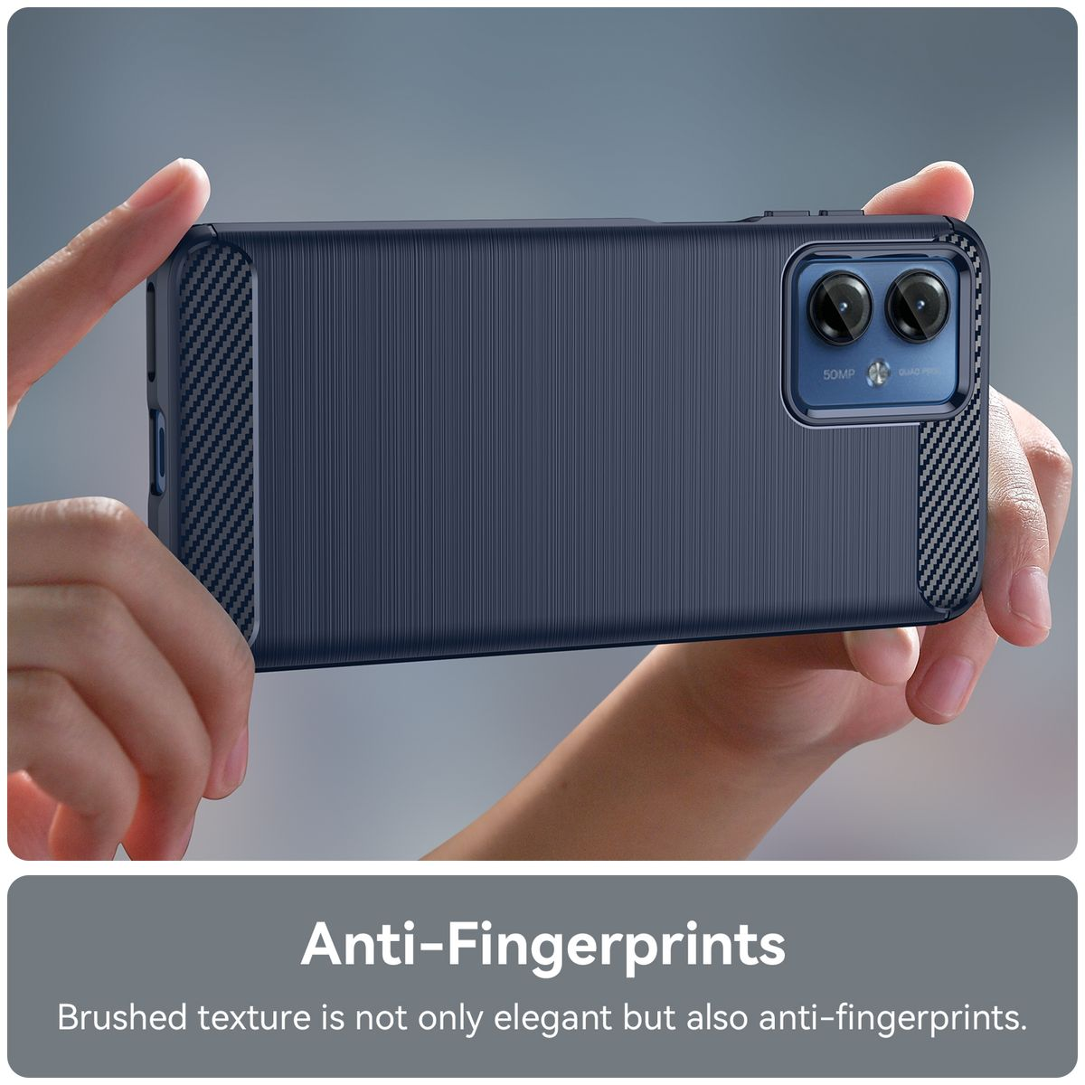 Ein blaues Telefon, gehalten von zwei Händen. Die Hülle hat eine strukturierte Oberfläche.