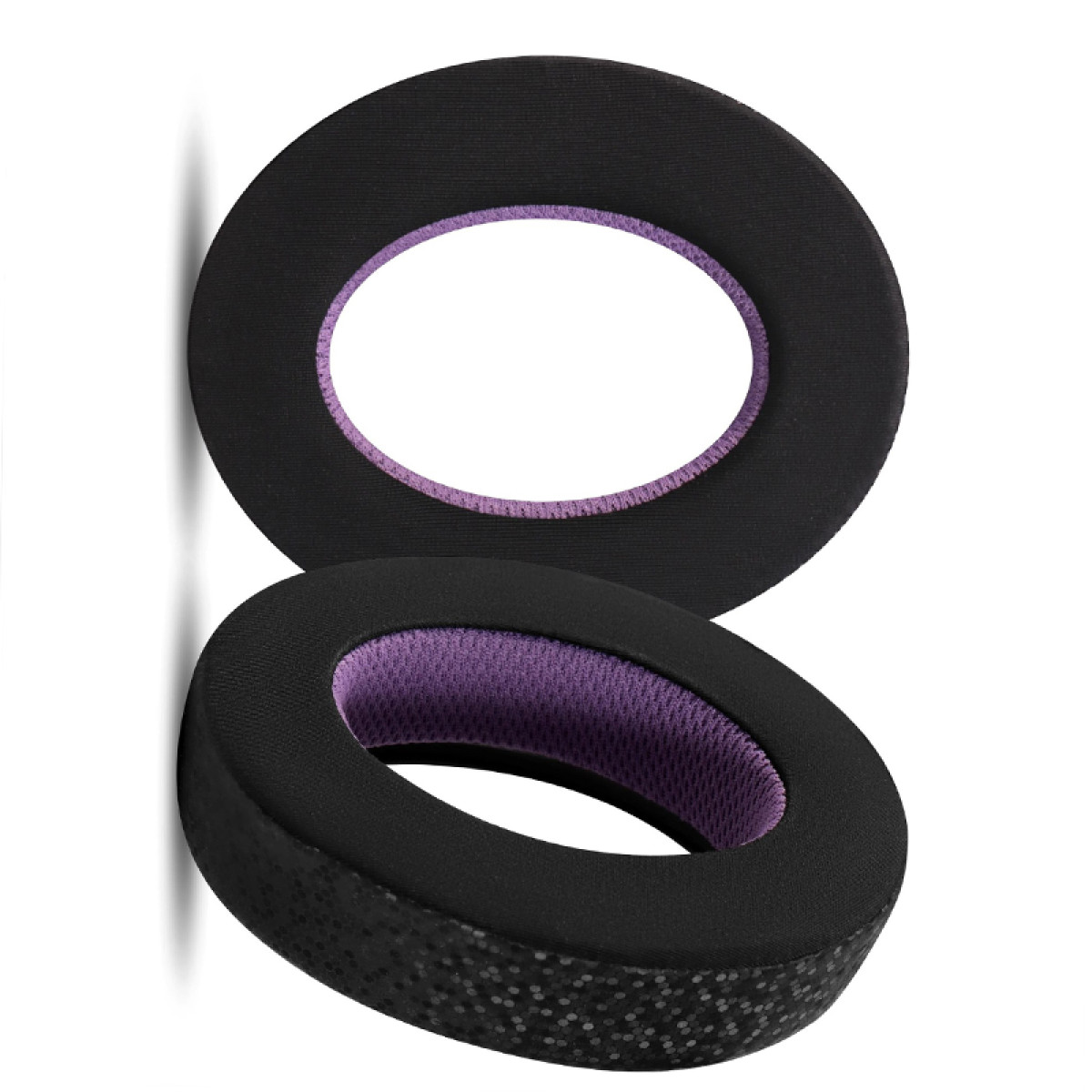 Due cuscinetti auricolari neri per cuffie. Rete viola all'interno. Sfondo bianco.