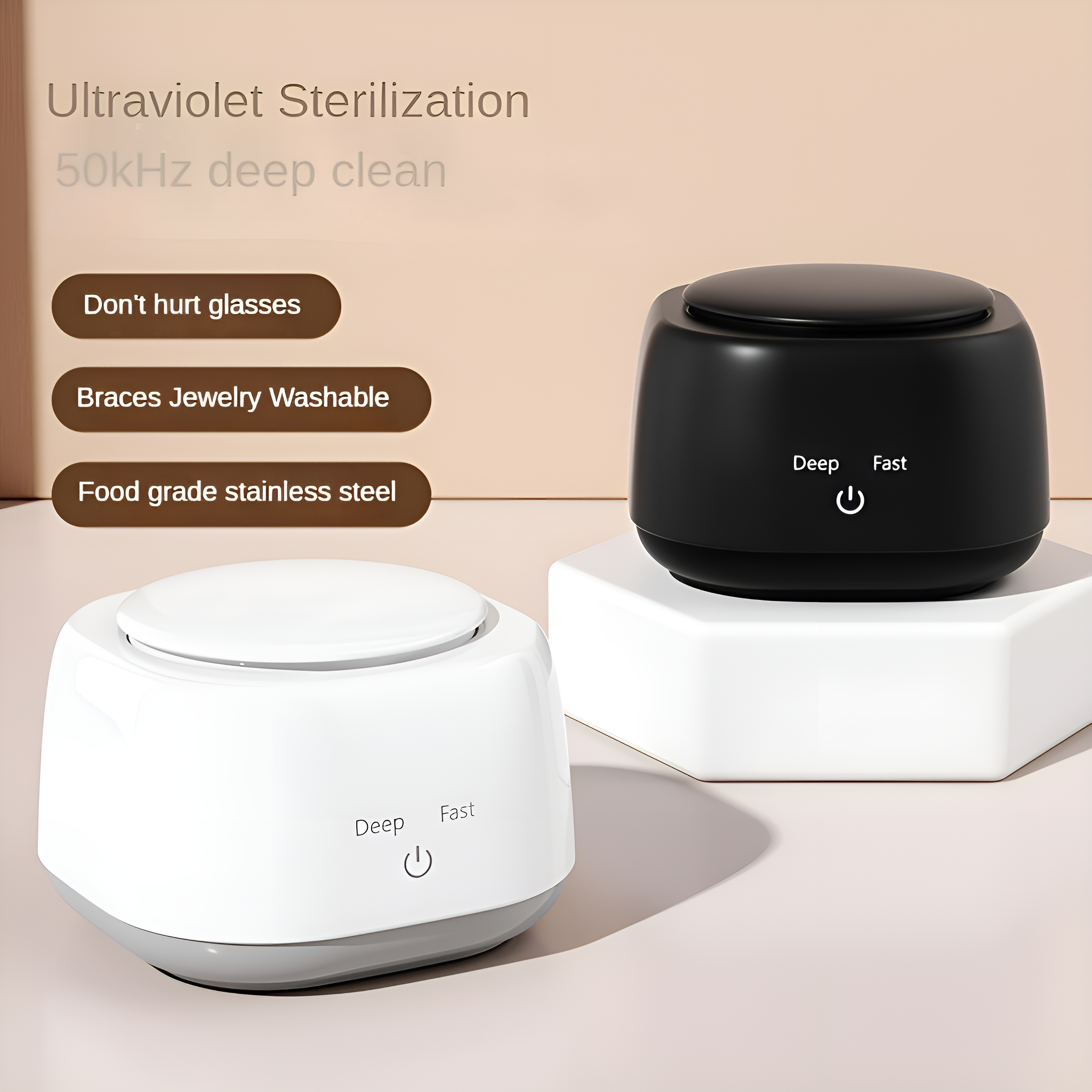 Zwei UV-Sterilisatoren, einer weiß und einer schwarz, auf rosa Hintergrund.