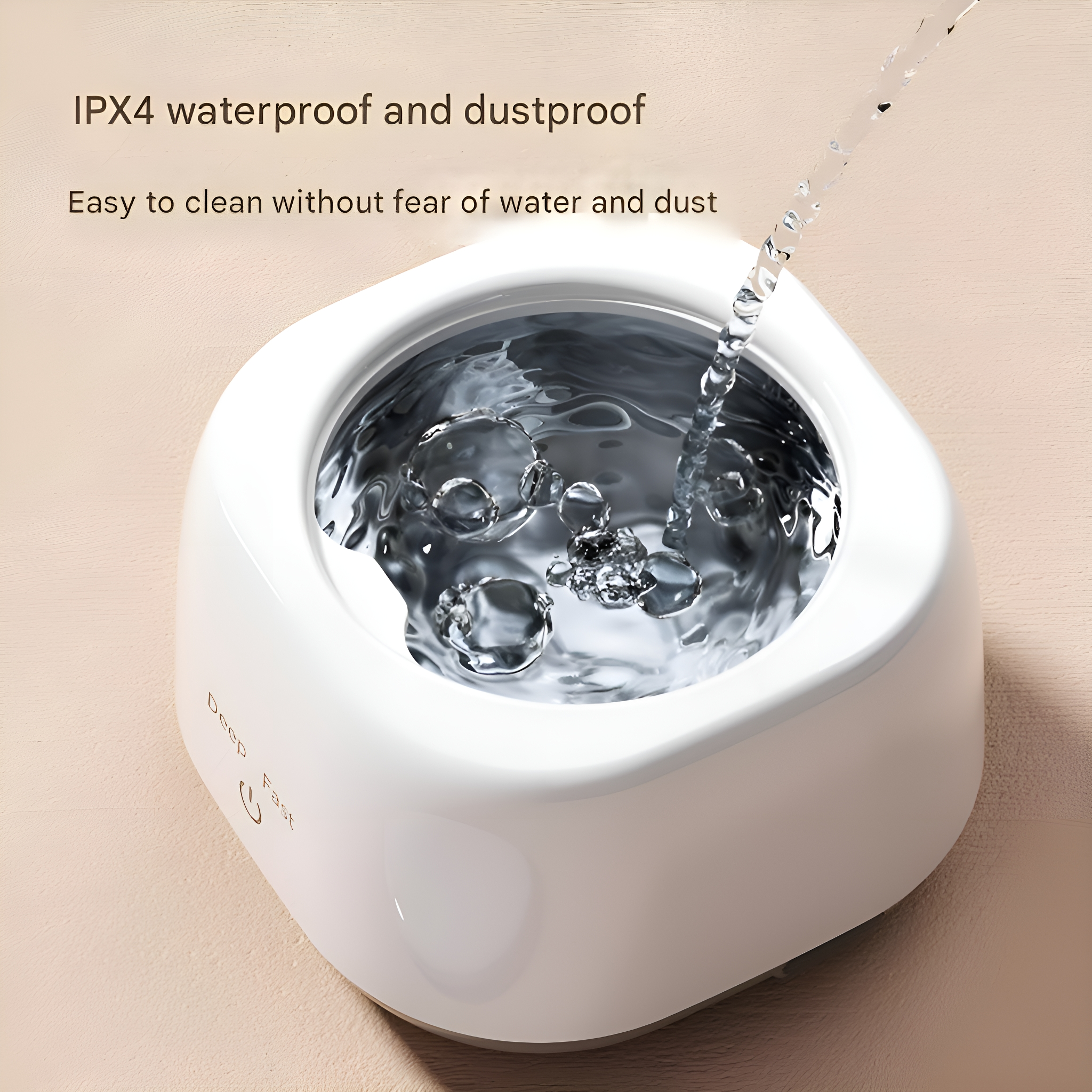 Weißes Fußbad mit Wasser, das hineinfließt. Text: IPX4 wasserdicht und staubdicht.