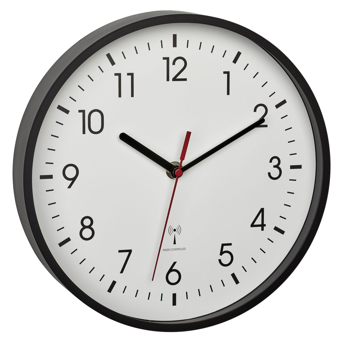 Une horloge blanche avec un cadre noir, indiquant 10h09 avec une trotteuse rouge.