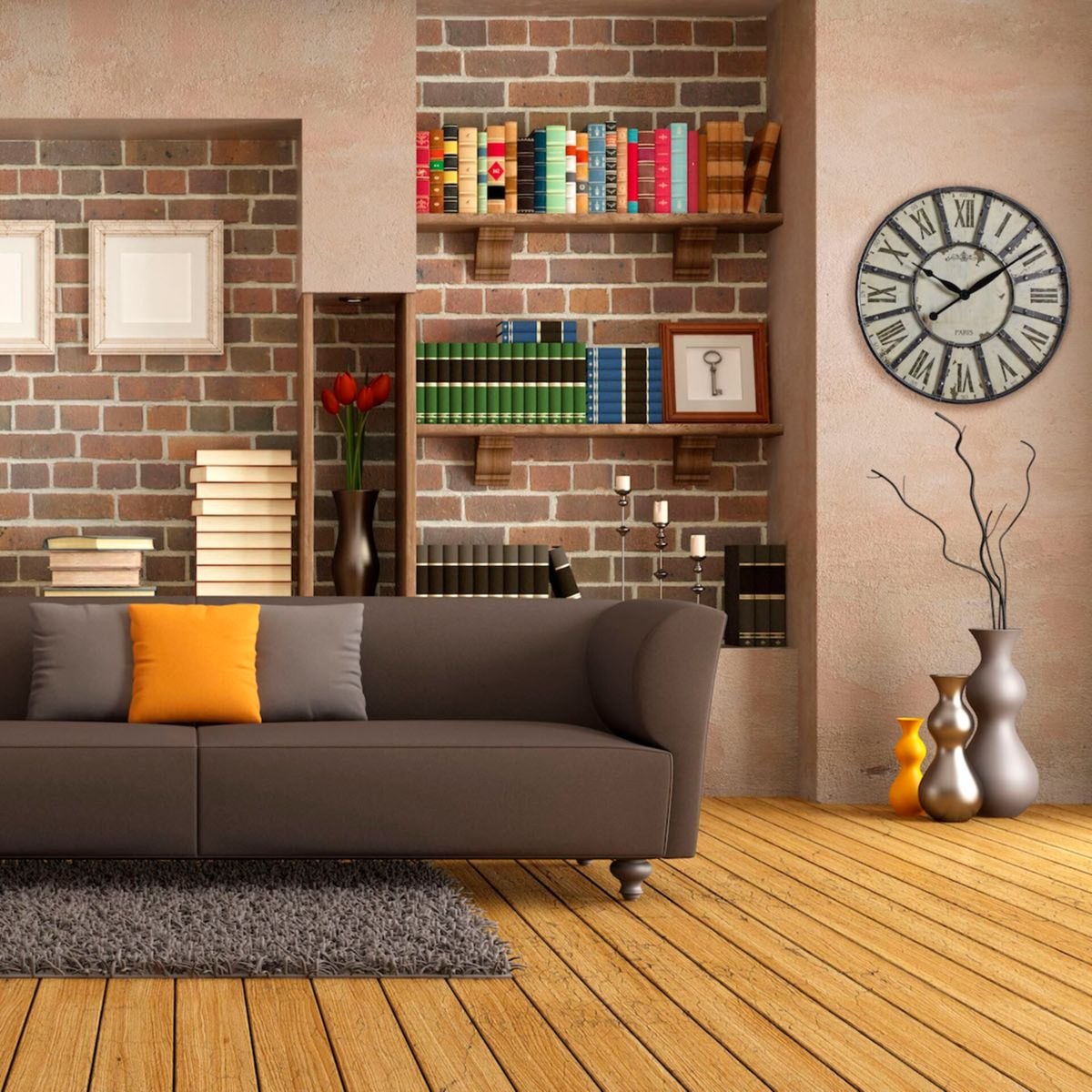 Wohnzimmer mit Büchern, Sofa, Uhr, Vasen und Holzboden.