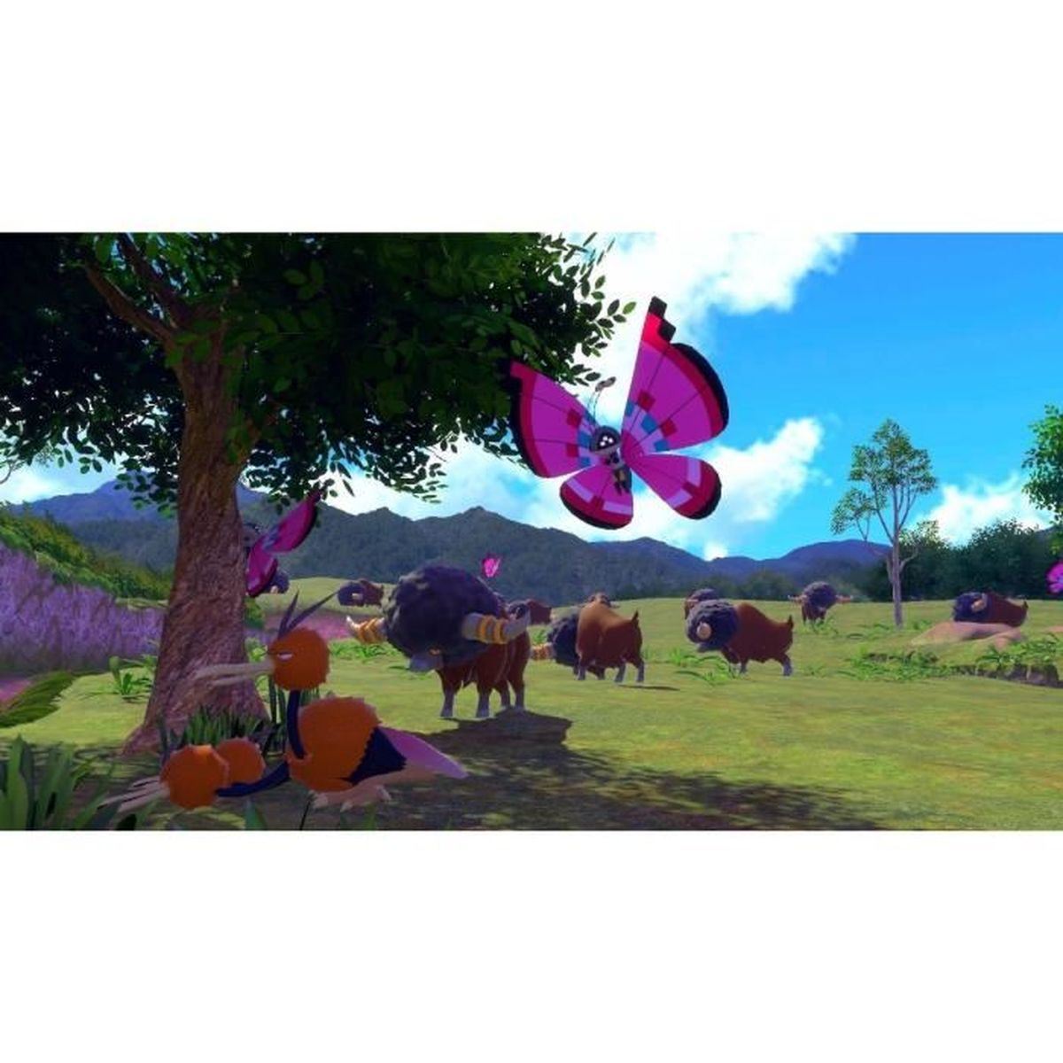 Scena z gry wideo z drzewem, zwierzętami i dużym motylem. Scena jest na zewnątrz.
