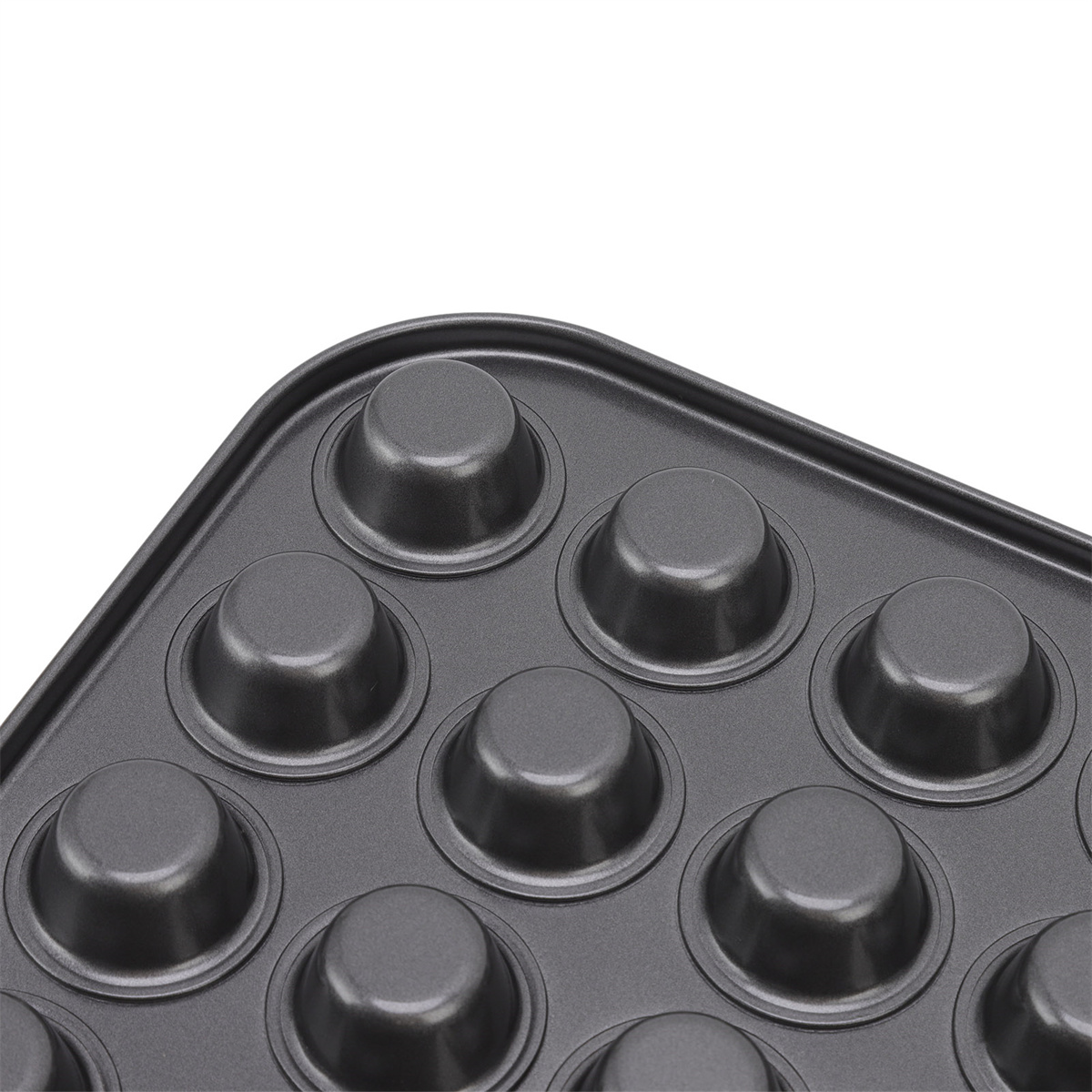 Backblech mit mehreren runden Formen für Muffins oder Cupcakes.