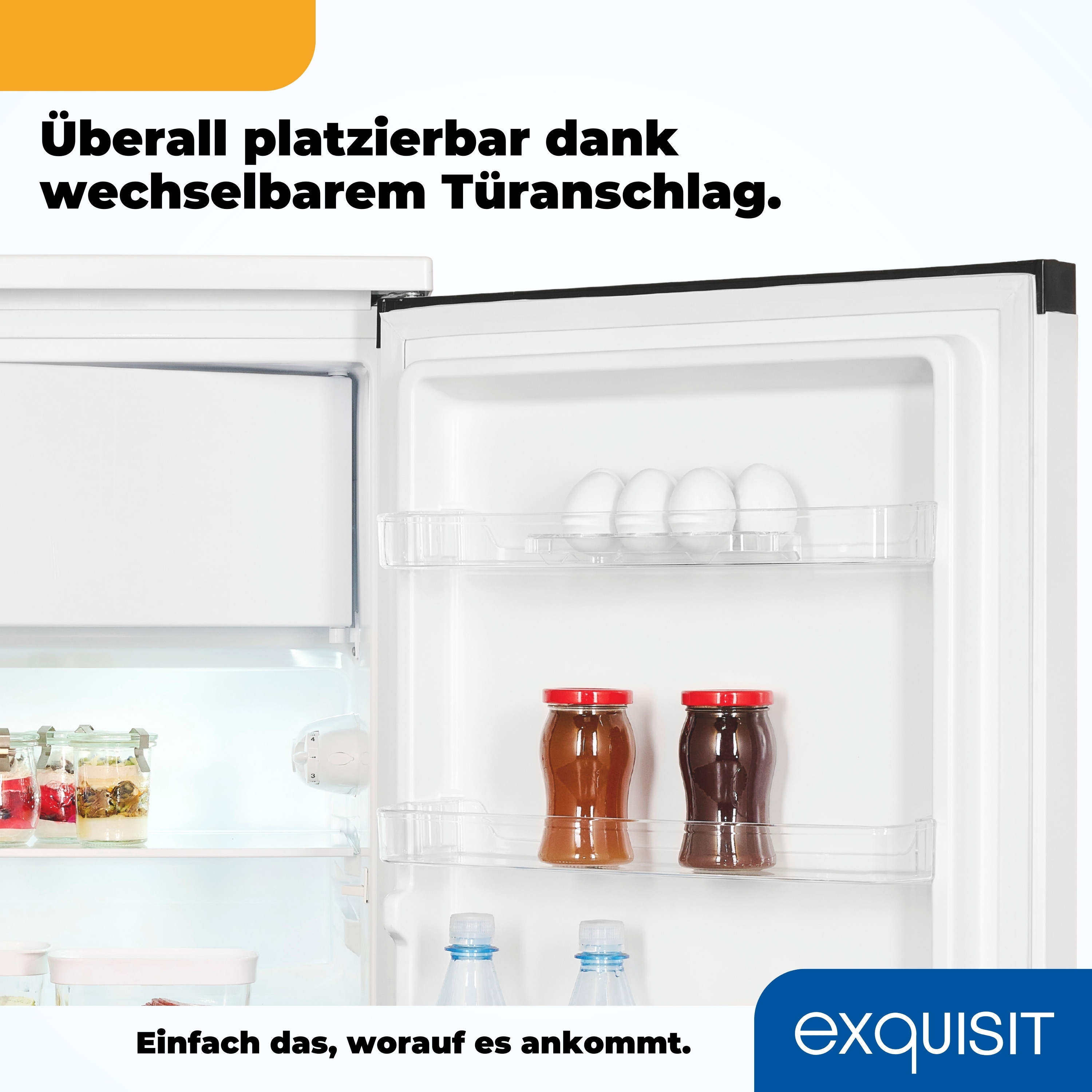 Kühlschrankinnenraum mit Regalen, Eiern und Gläsern mit Lebensmitteln.