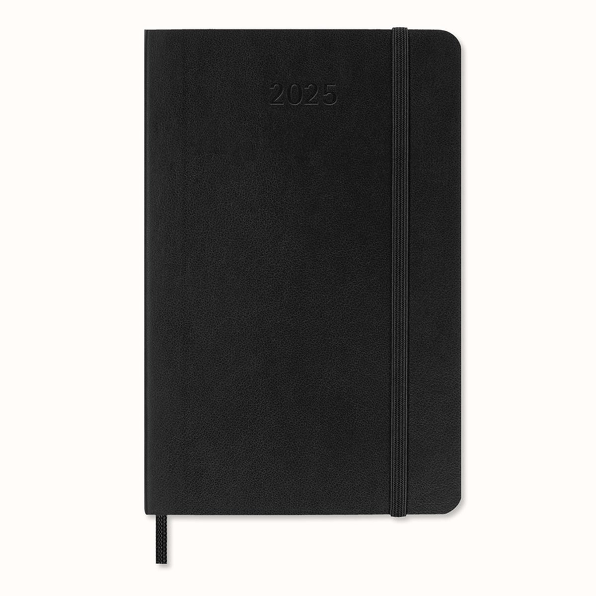 Agenda nero 2025. Ha una copertina nera, un nastro nero e l'anno '2025'.