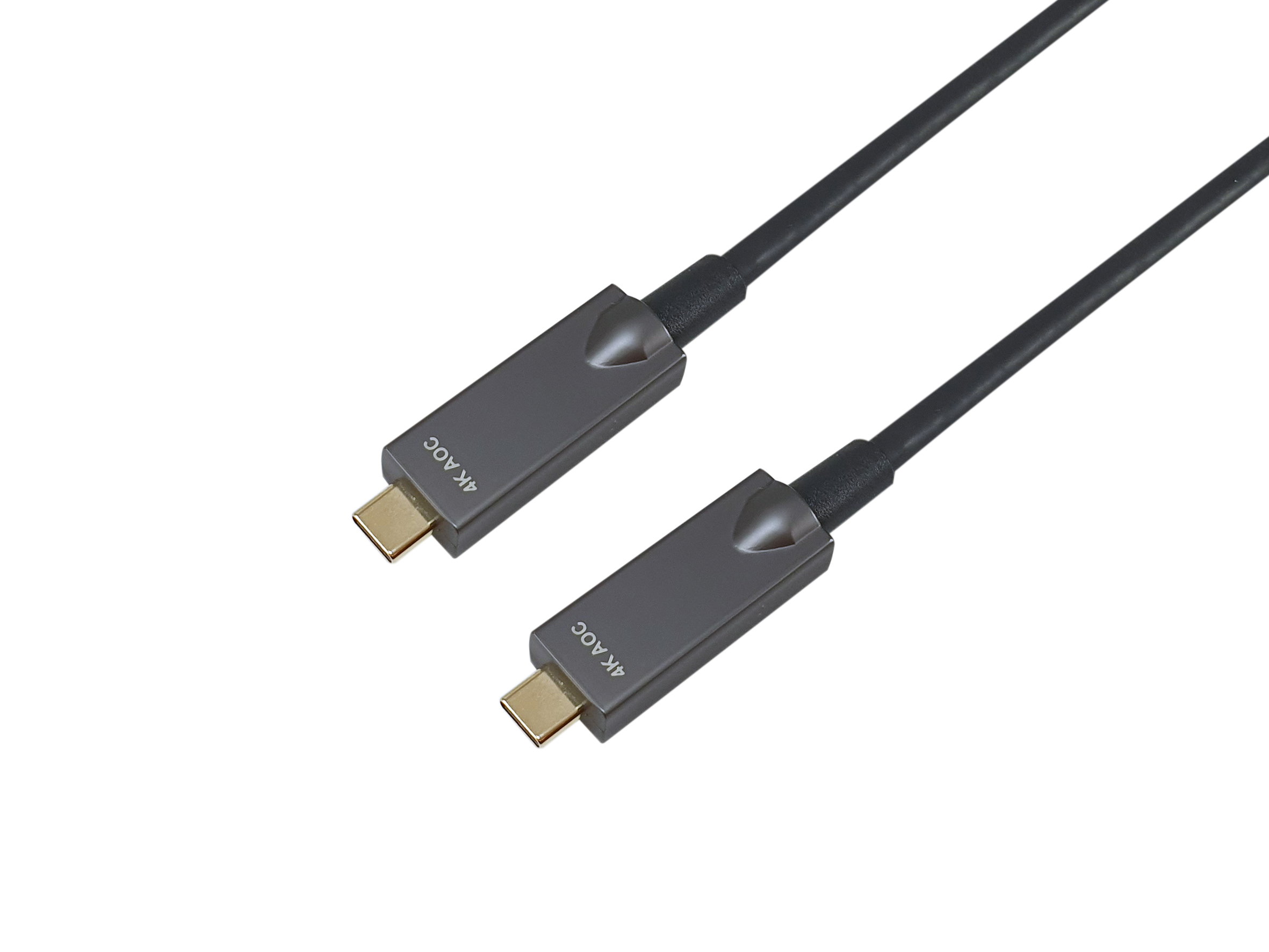 Due cavi USB-C neri con estremità connettore.