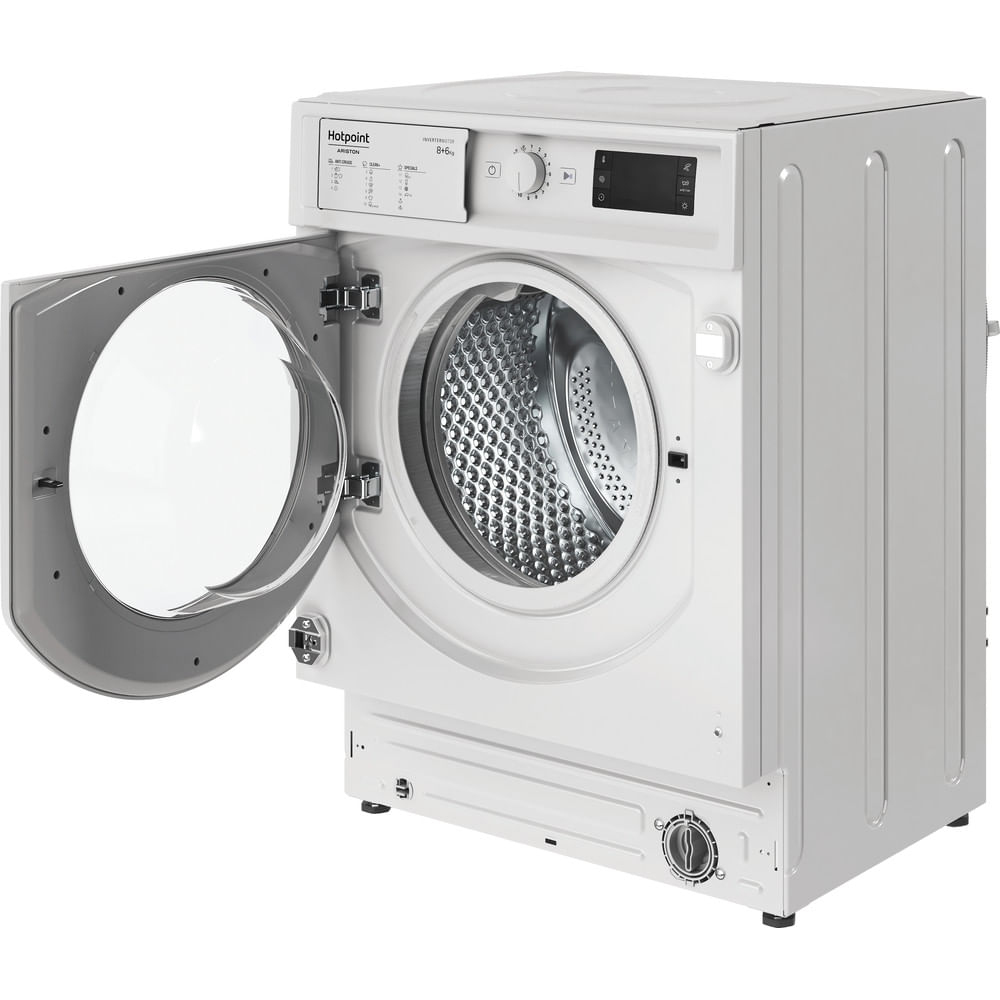 Weiße Hotpoint Waschmaschine mit offener Tür. Bedienelemente sichtbar. Weißer Hintergrund.