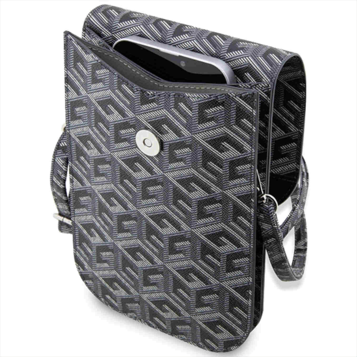 Una borsa a tracolla Guess con un motivo geometrico ripetuto. La borsa è aperta, rivelando un telefono all'interno.