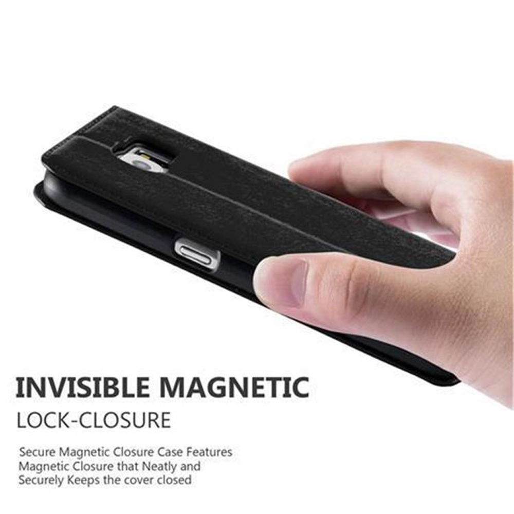 Una custodia per telefono nera con chiusura magnetica invisibile su sfondo bianco.