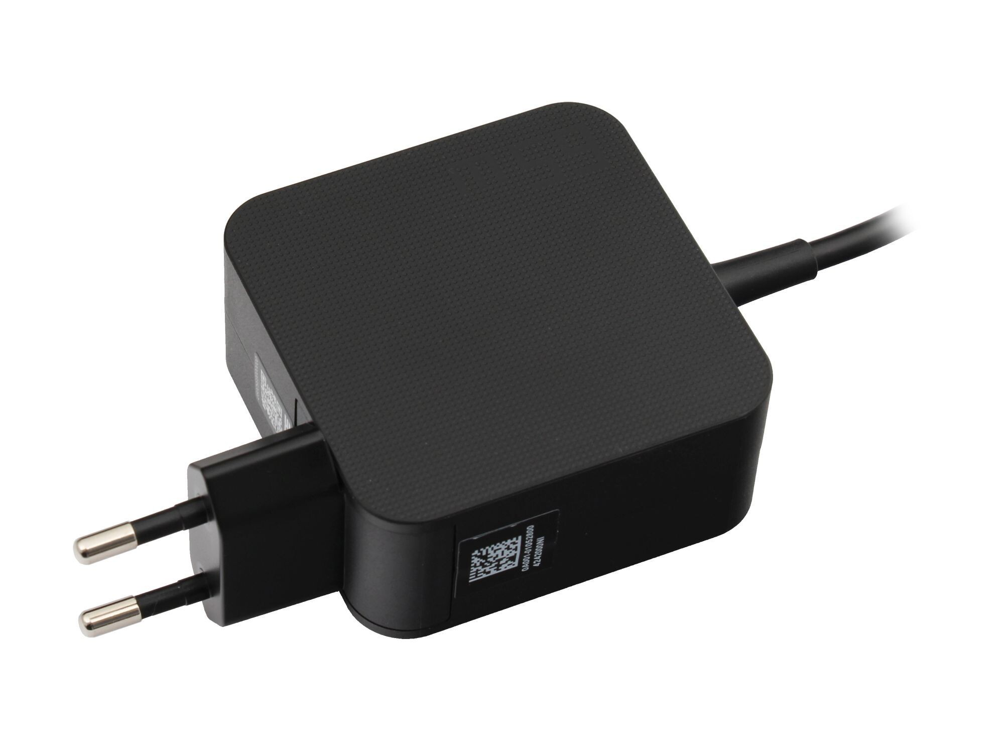Ein schwarzes Netzteil mit einem zweipoligen Stecker, der Adapter hat eine quadratische Form.