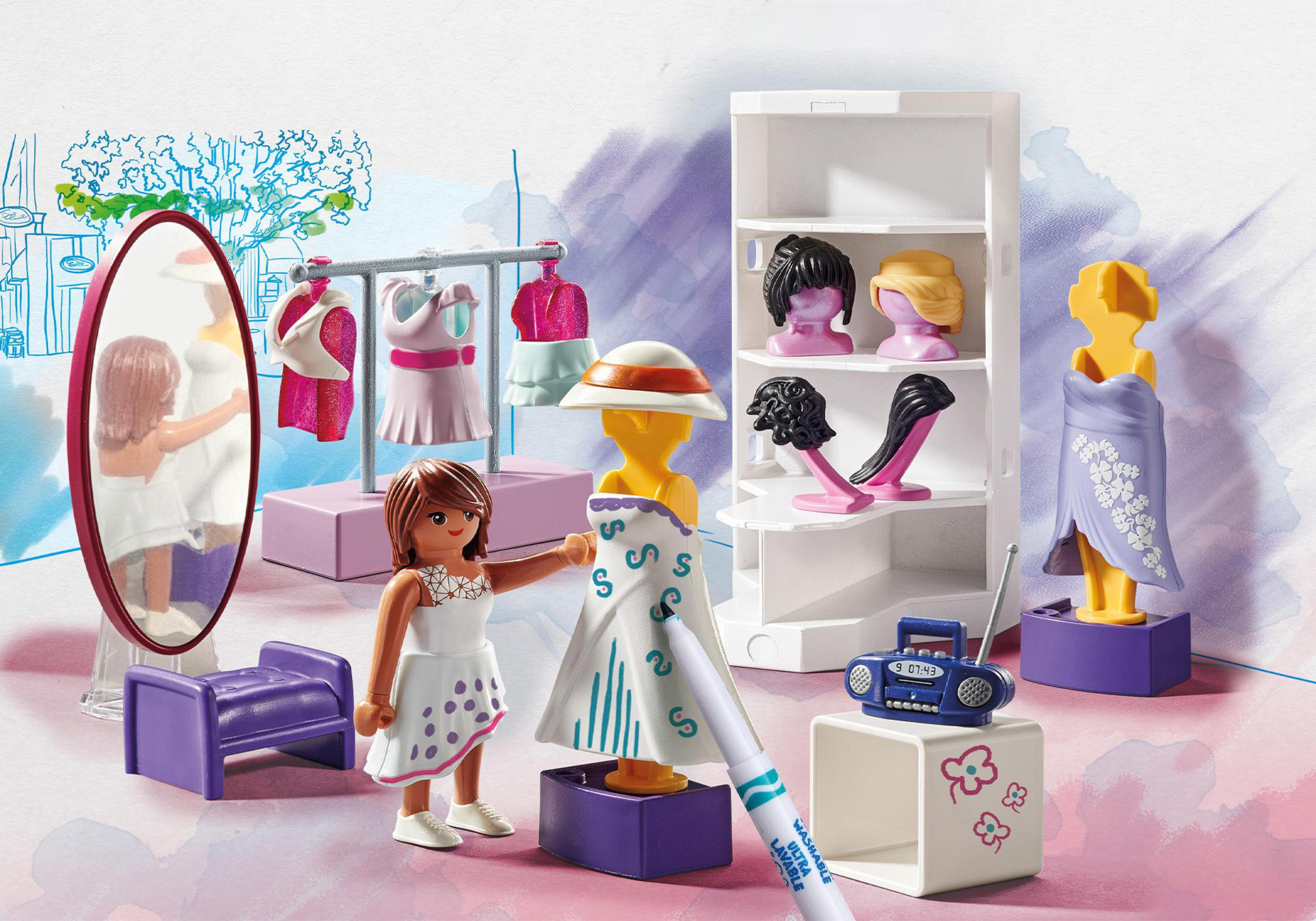 Eine Playmobil-Szene mit Puppen, Kleidung, einem Spiegel, einem Ständer, einem Regal mit Perücken und einem Radio.