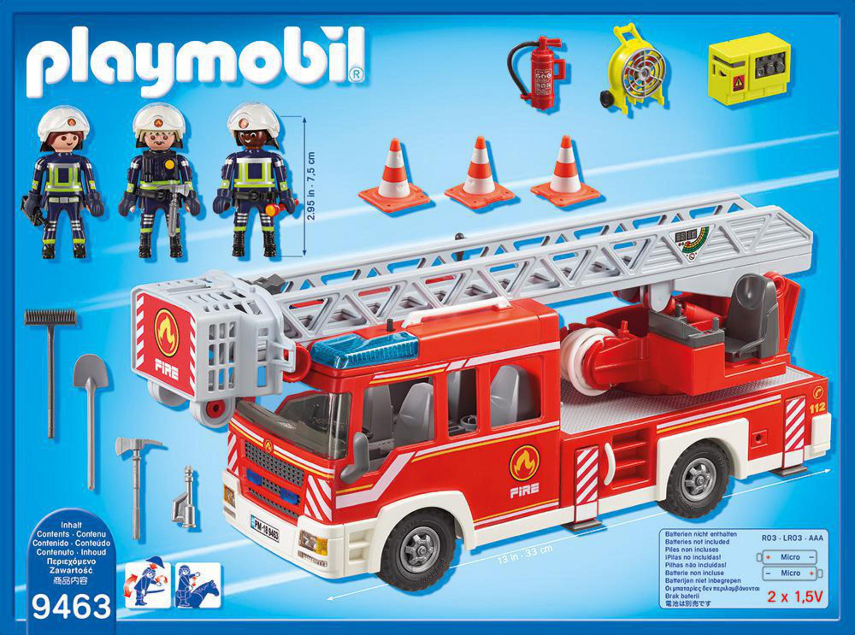 Playmobil Feuerwehrauto-Spielset mit Figuren, Kegeln und Werkzeugen, in einer Box.