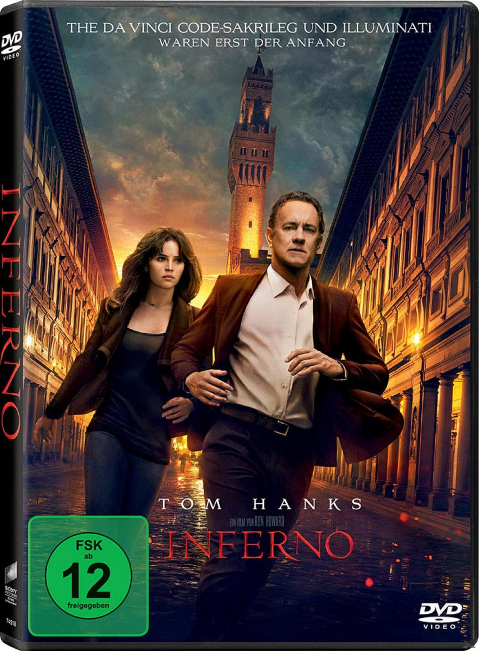 Tom Hanks et Felicity Jones courent dans une ville à l'architecture italienne.