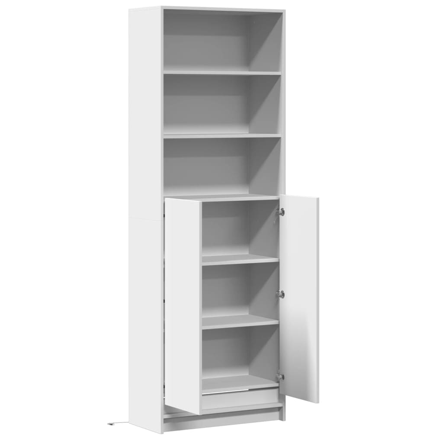 Ein weißer Schrank mit Regalen und zwei Türen. Eine Tür ist geöffnet und zeigt Regale.