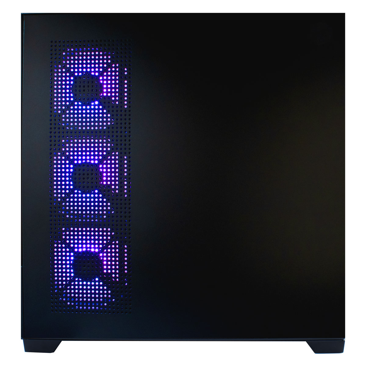 Caja de ordenador negra con ventiladores iluminados en azul y morado en el panel lateral.