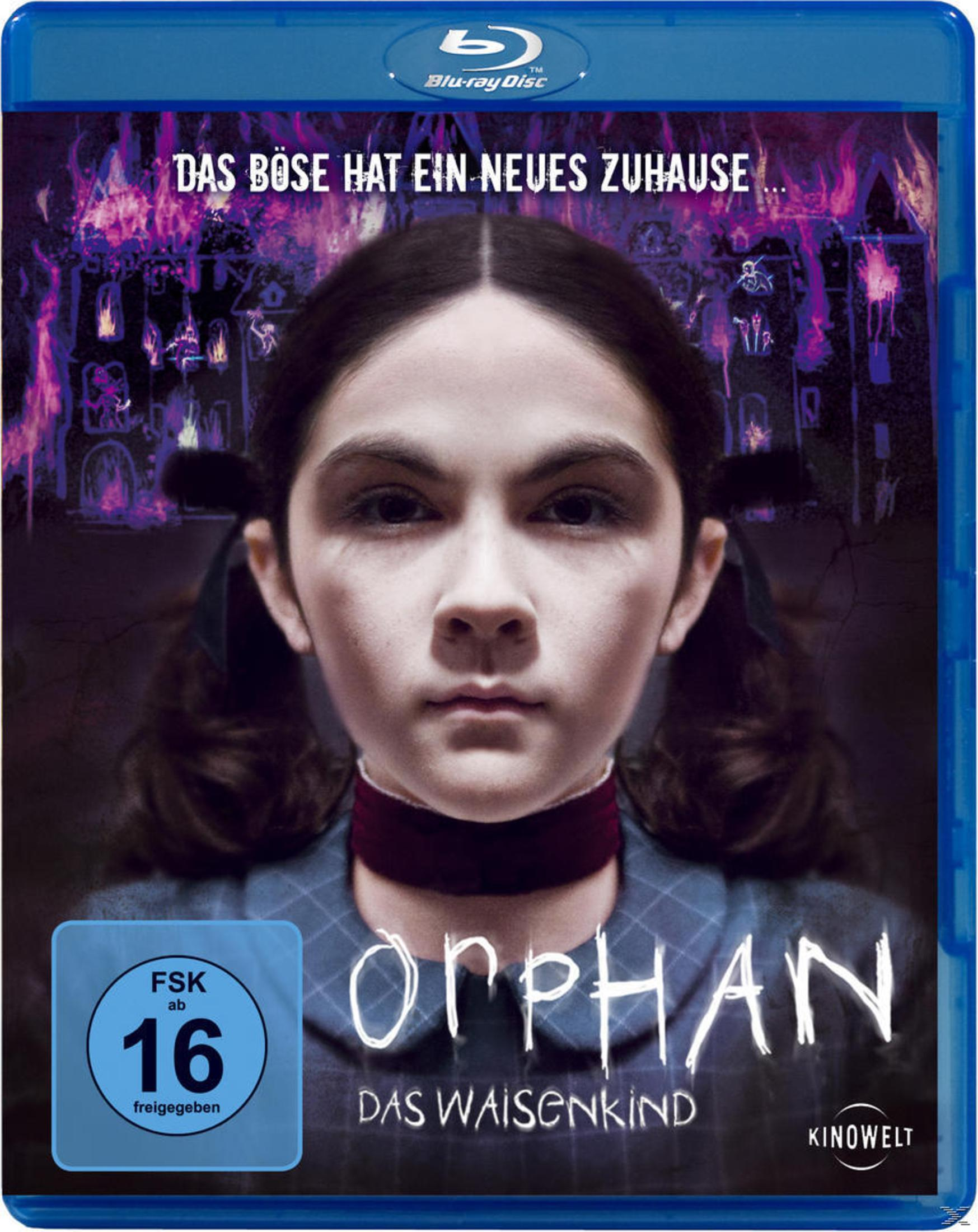 La couverture présente une jeune fille aux cheveux sombres sur un fond sombre et menaçant.
